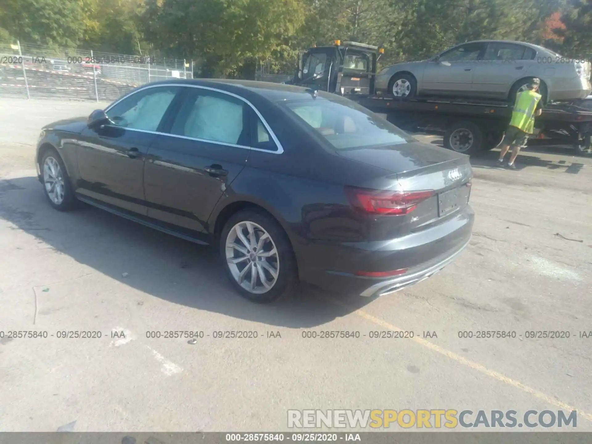 3 Фотография поврежденного автомобиля WAUDNAF4XKA024755 AUDI A4 2019