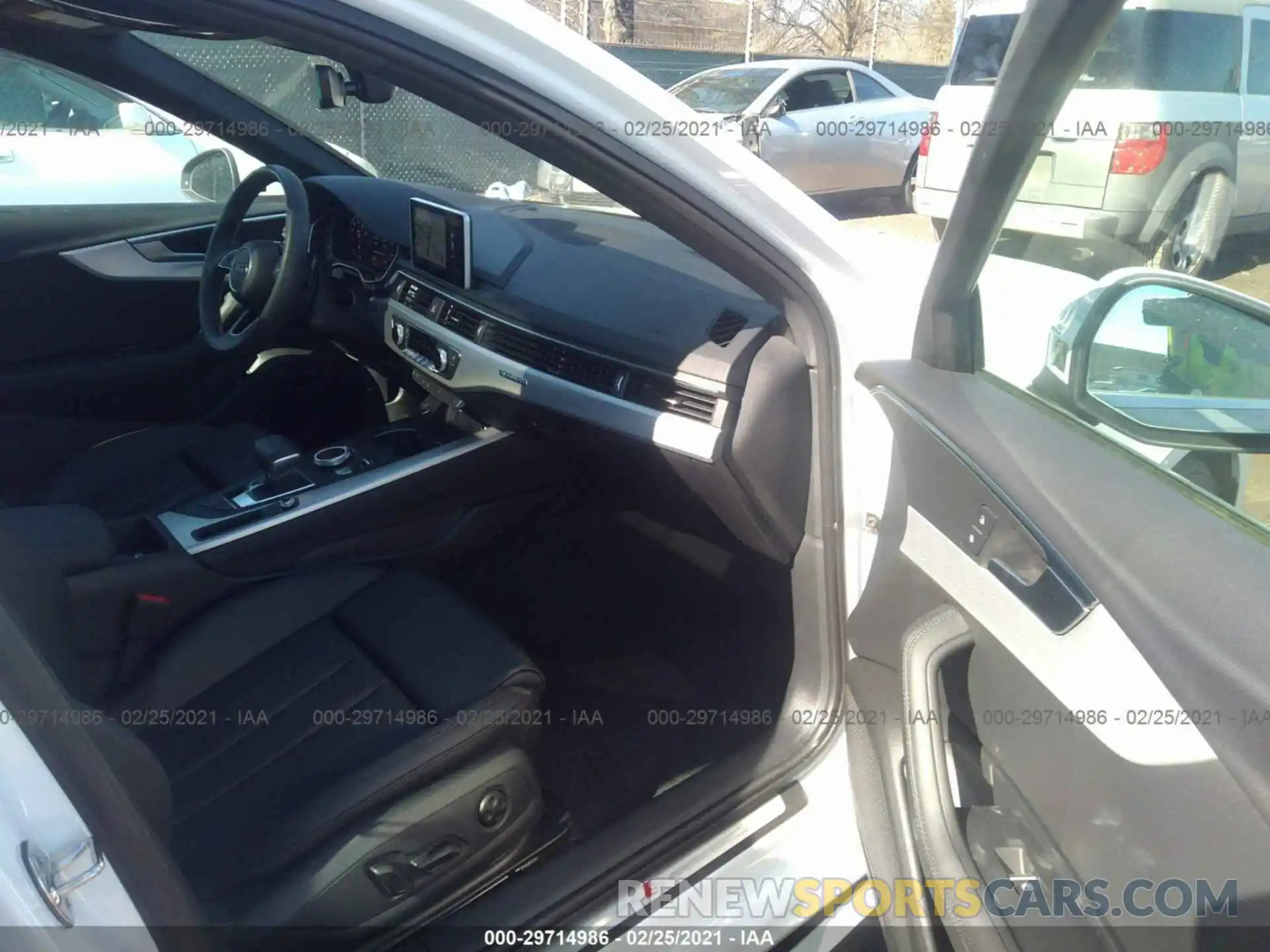 5 Photograph of a damaged car WAUENAF40KA115778 AUDI A4 2019