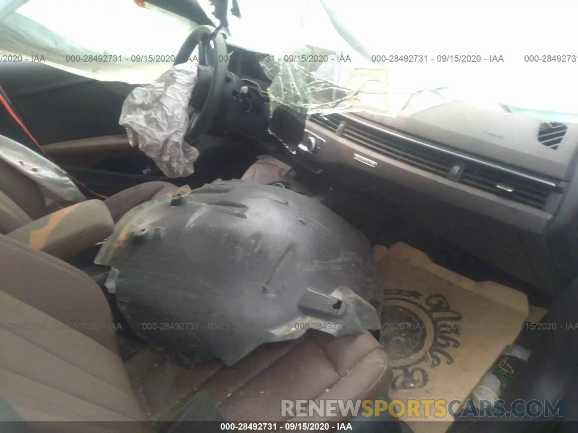 5 Photograph of a damaged car WAUENAF40KN013616 AUDI A4 2019