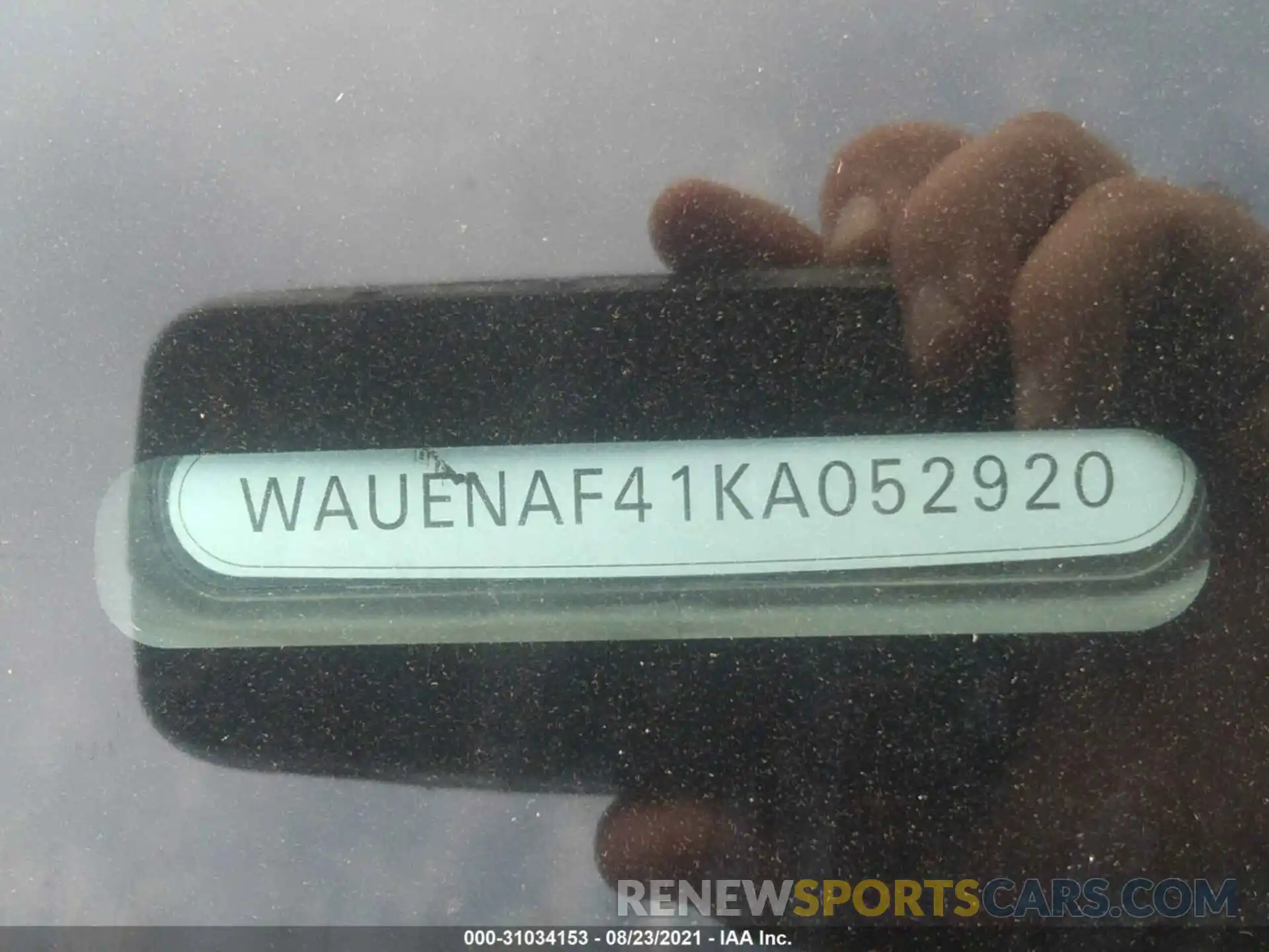 9 Фотография поврежденного автомобиля WAUENAF41KA052920 AUDI A4 2019