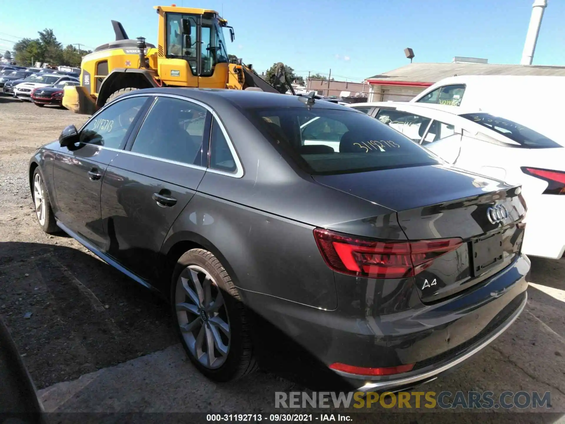 3 Фотография поврежденного автомобиля WAUENAF41KN012250 AUDI A4 2019