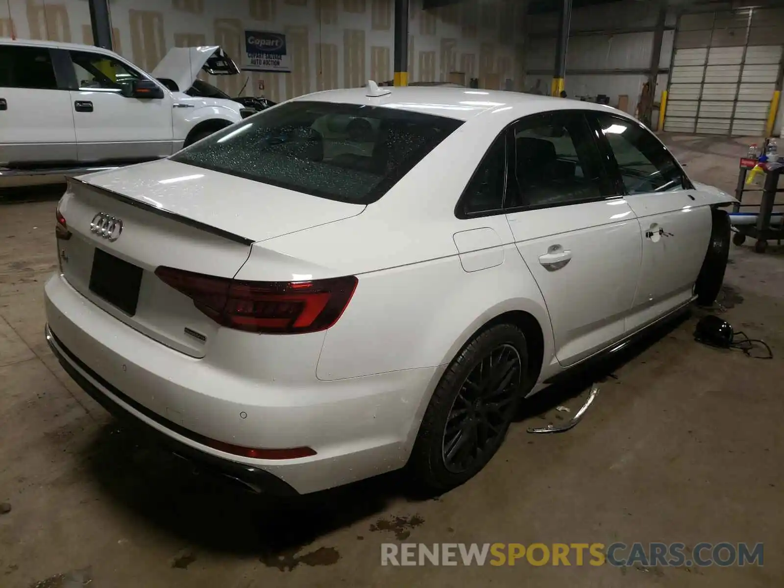 4 Фотография поврежденного автомобиля WAUENAF43KA020504 AUDI A4 2019