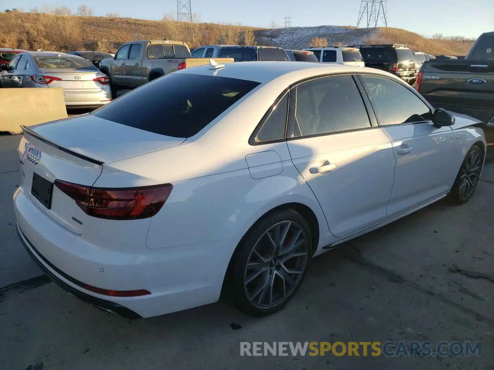 4 Фотография поврежденного автомобиля WAUENAF43KA046066 AUDI A4 2019