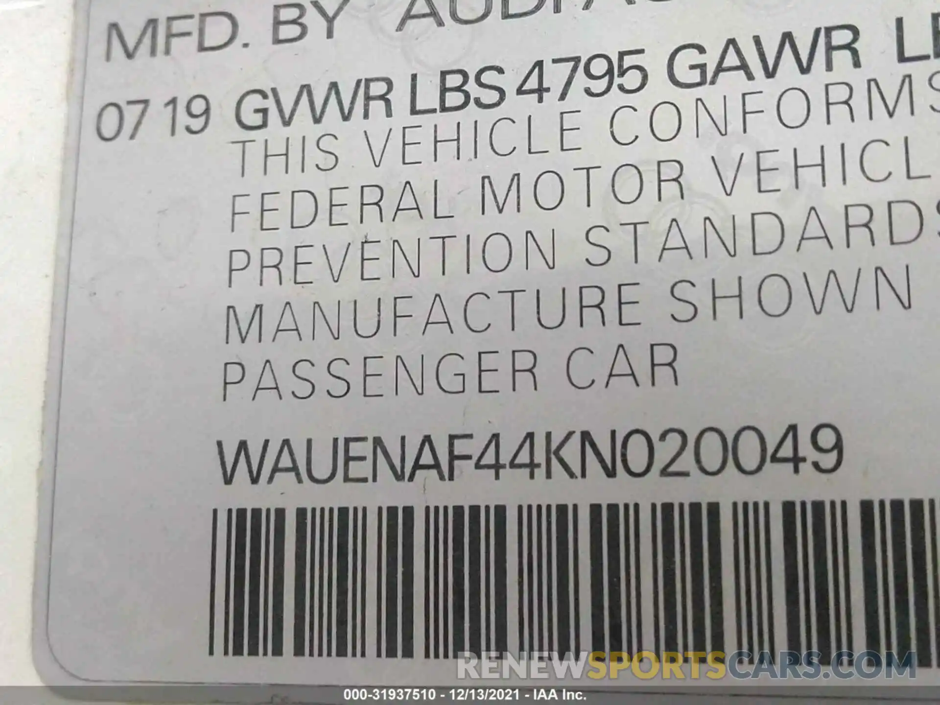 9 Photograph of a damaged car WAUENAF44KN020049 AUDI A4 2019