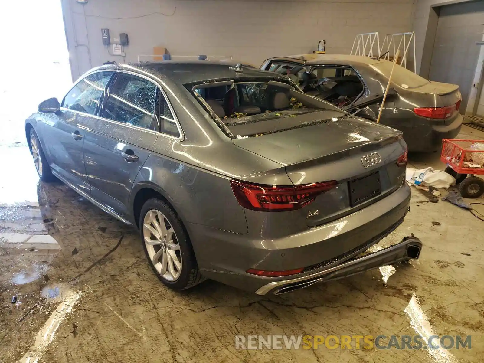 3 Фотография поврежденного автомобиля WAUENAF47KA047284 AUDI A4 2019