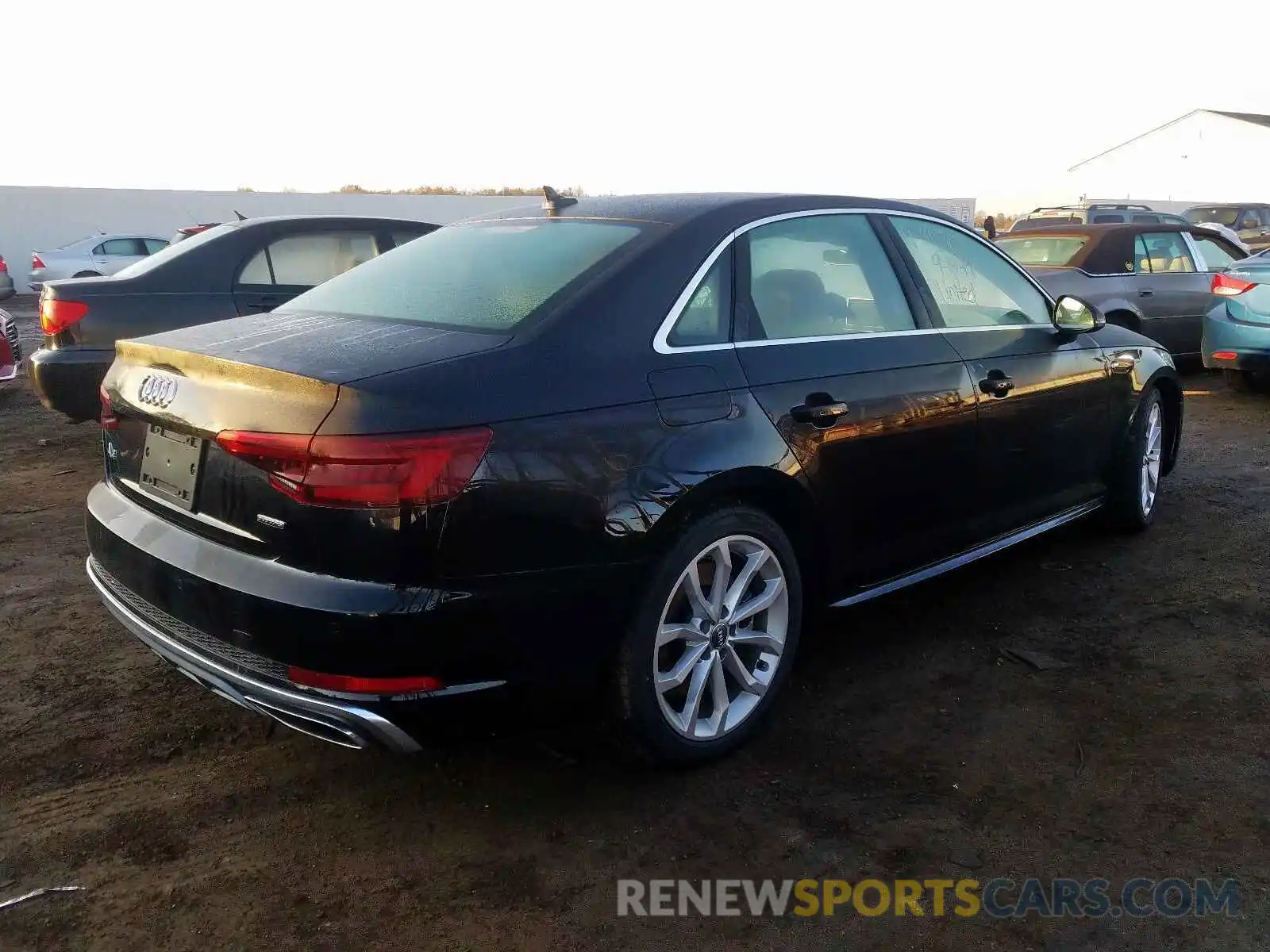 4 Фотография поврежденного автомобиля WAUENAF47KN005528 AUDI A4 2019