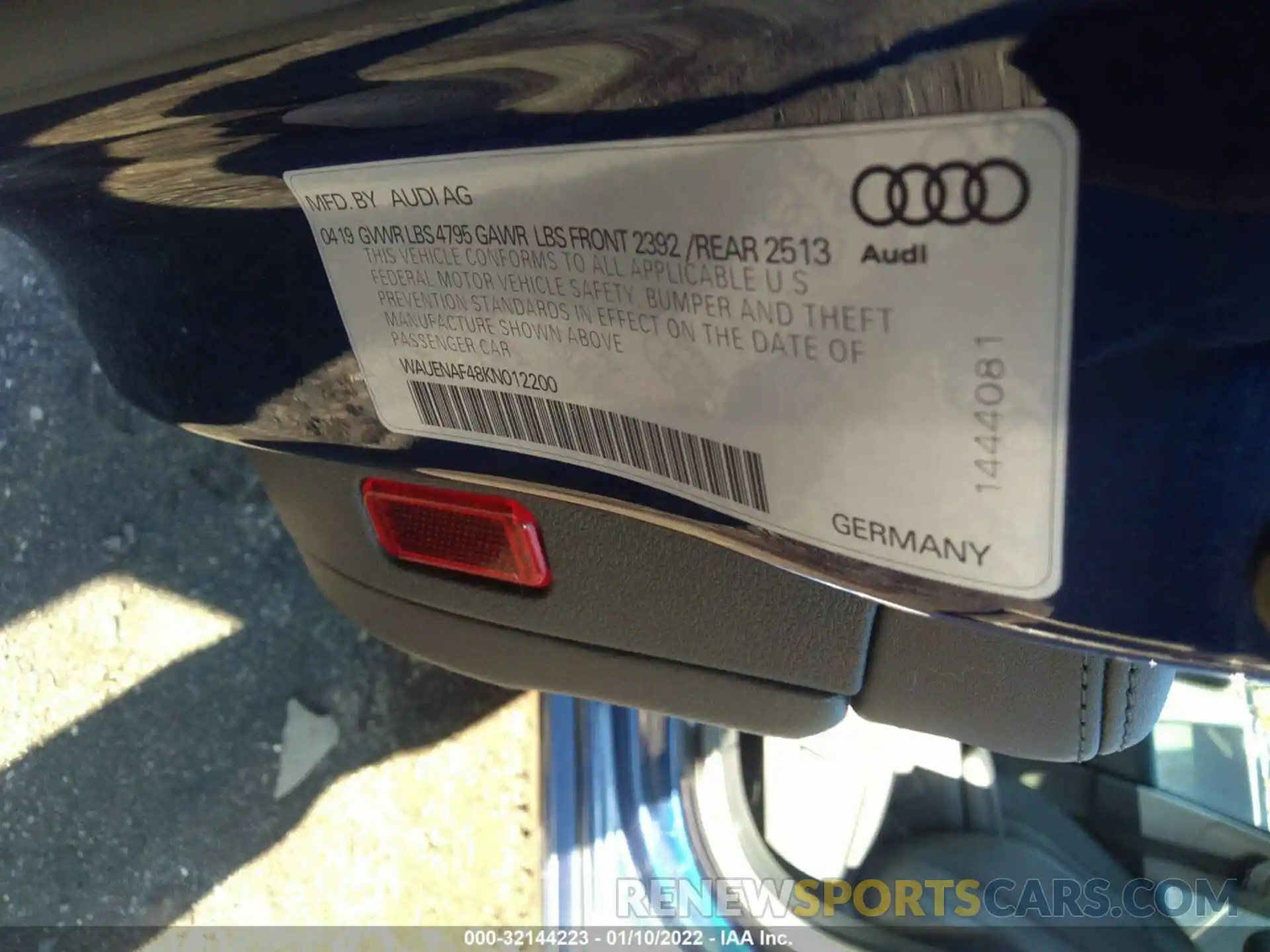 9 Фотография поврежденного автомобиля WAUENAF48KN012200 AUDI A4 2019