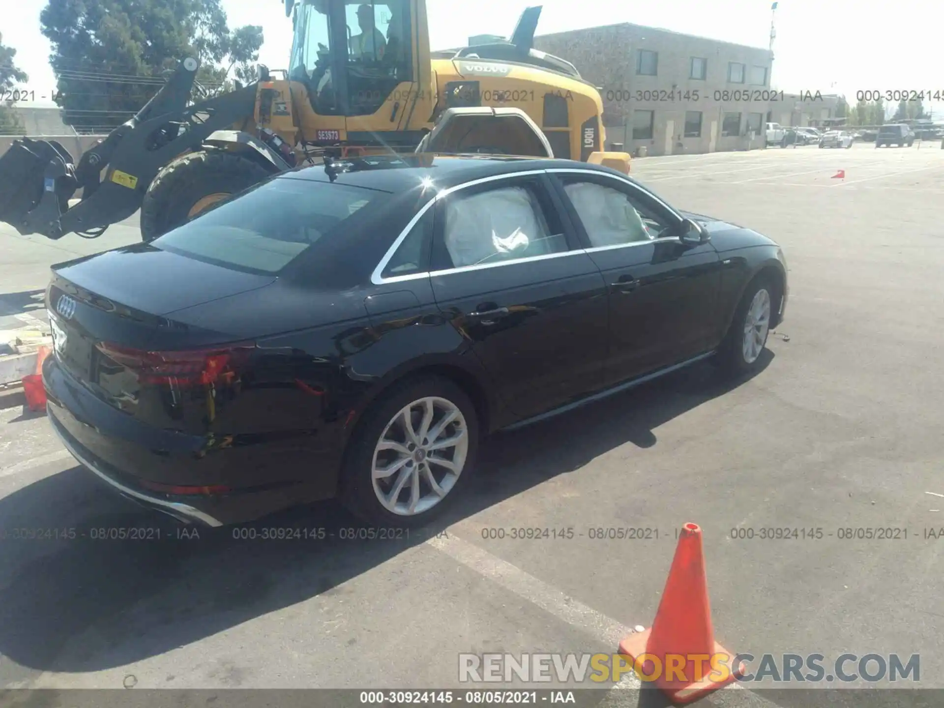 4 Фотография поврежденного автомобиля WAUENAF48KN014822 AUDI A4 2019