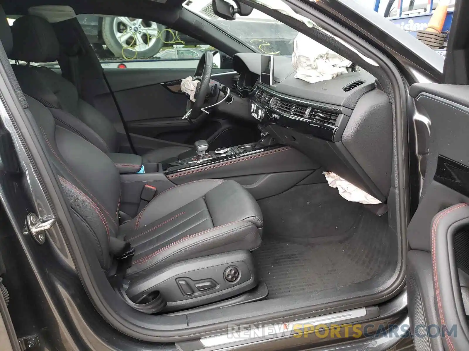 5 Photograph of a damaged car WAUENAF49KA014139 AUDI A4 2019