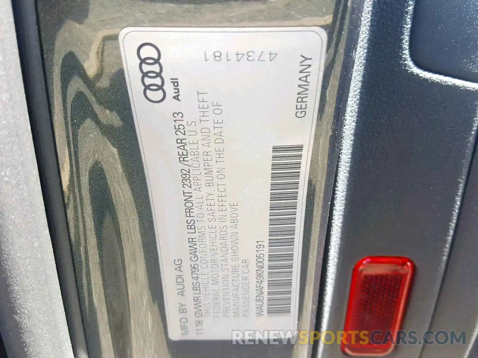 8 Фотография поврежденного автомобиля WAUENAF49KN005191 AUDI A4 2019