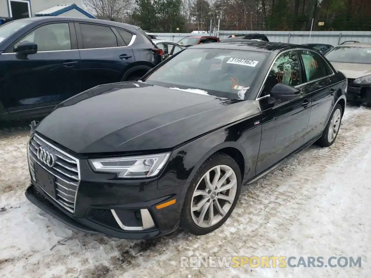 2 Фотография поврежденного автомобиля WAUENAF4XKA055458 AUDI A4 2019