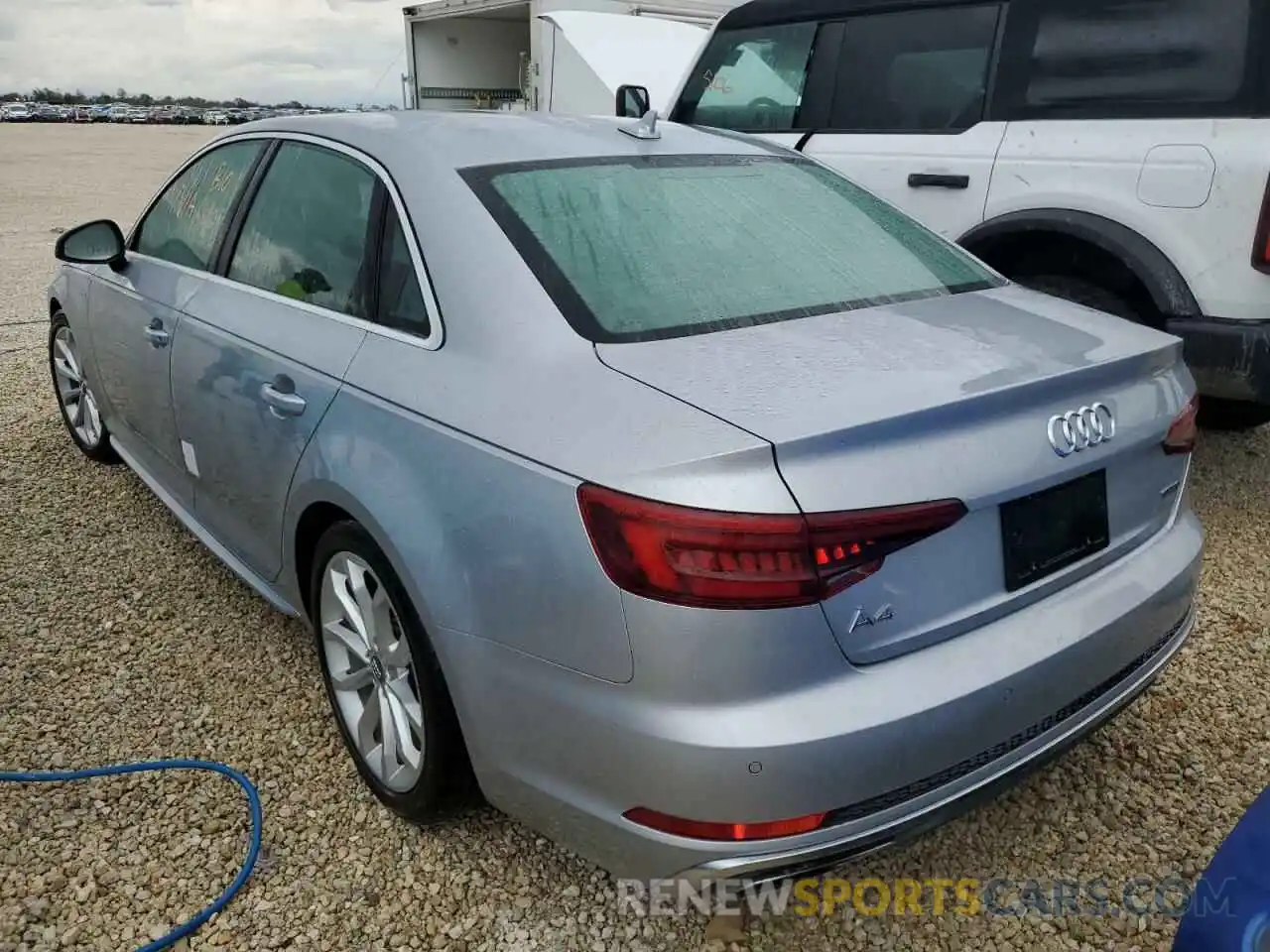 3 Фотография поврежденного автомобиля WAUENAF4XKN002560 AUDI A4 2019