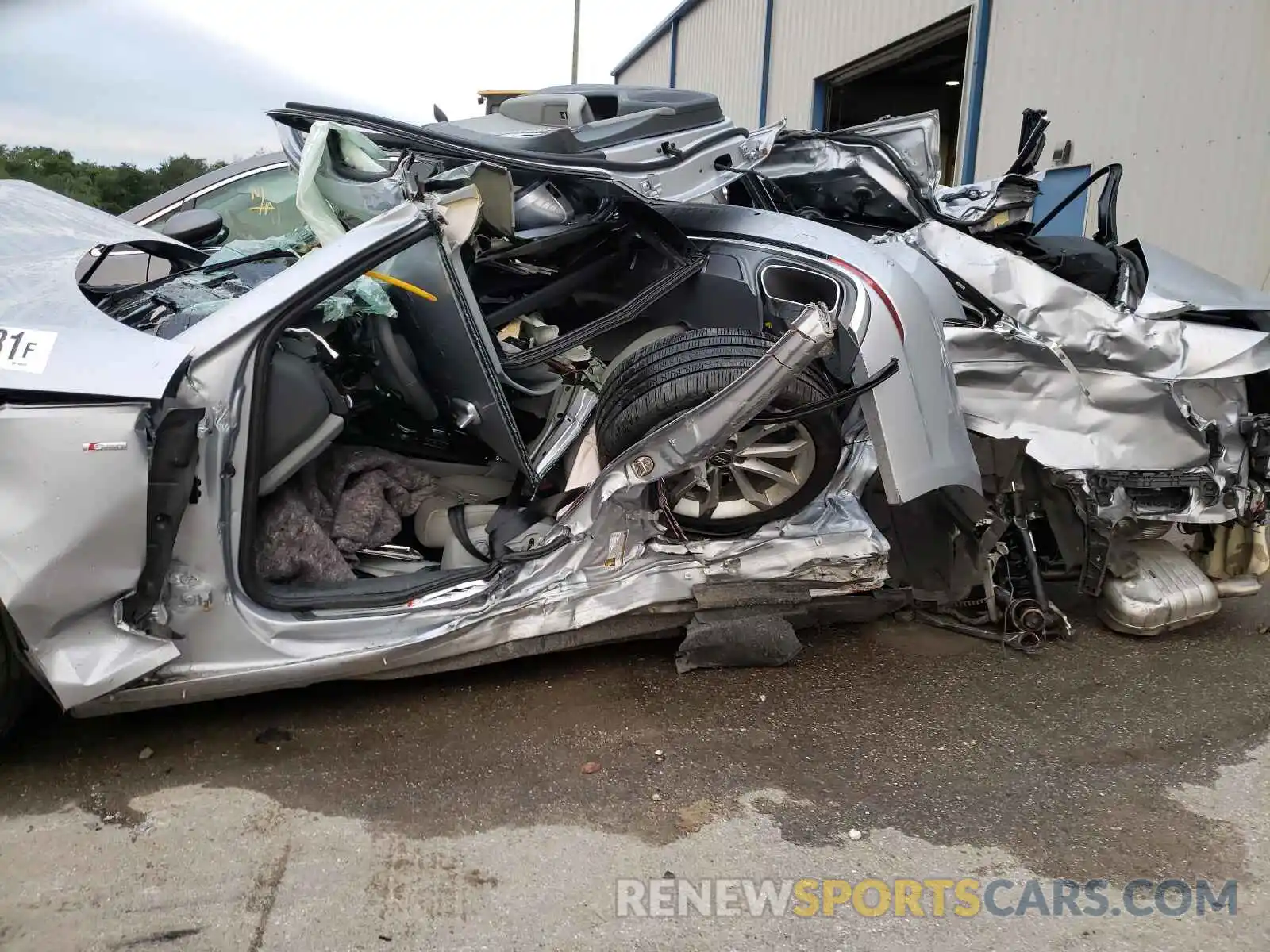 9 Photograph of a damaged car WAUENAF4XKN005233 AUDI A4 2019