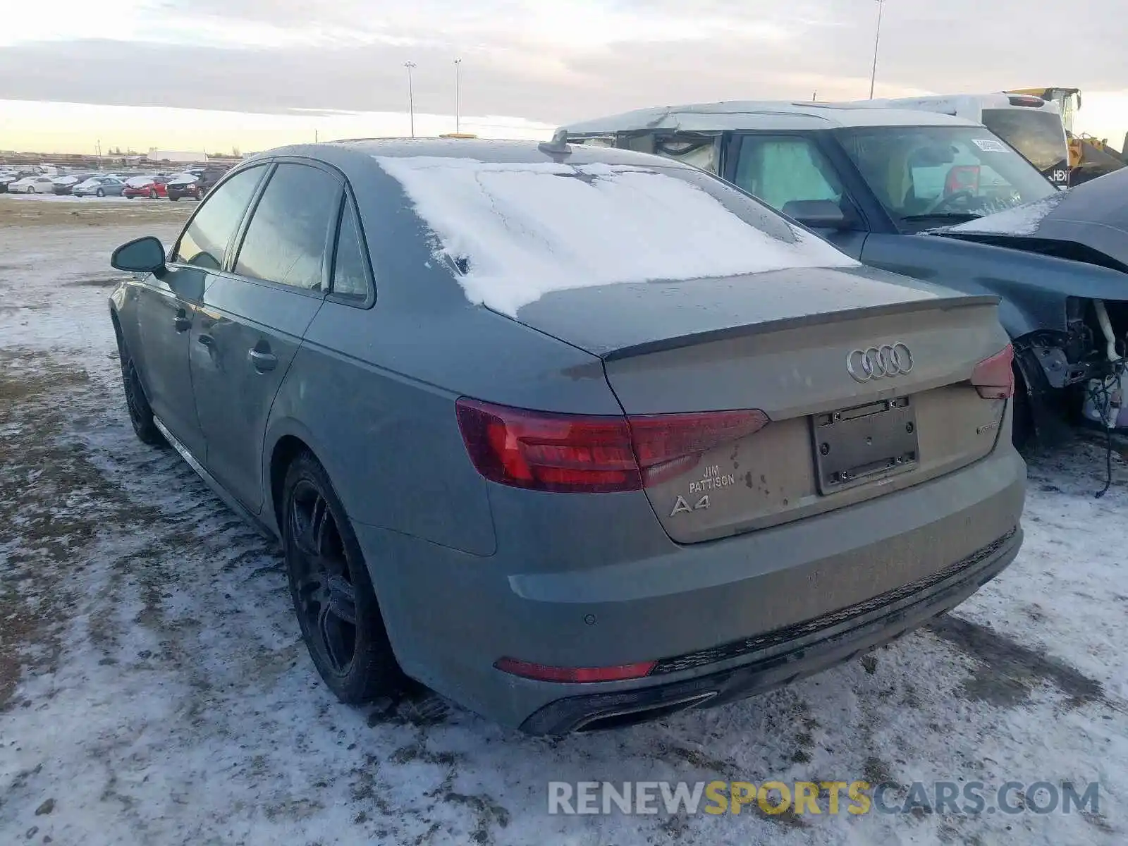 3 Фотография поврежденного автомобиля WAUFNAF45KN001692 AUDI A4 2019