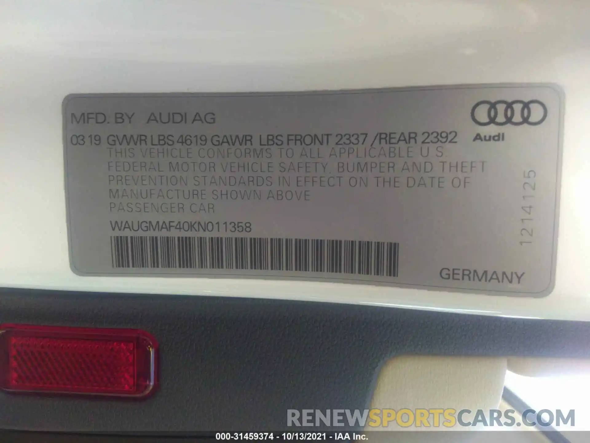 9 Фотография поврежденного автомобиля WAUGMAF40KN011358 AUDI A4 2019