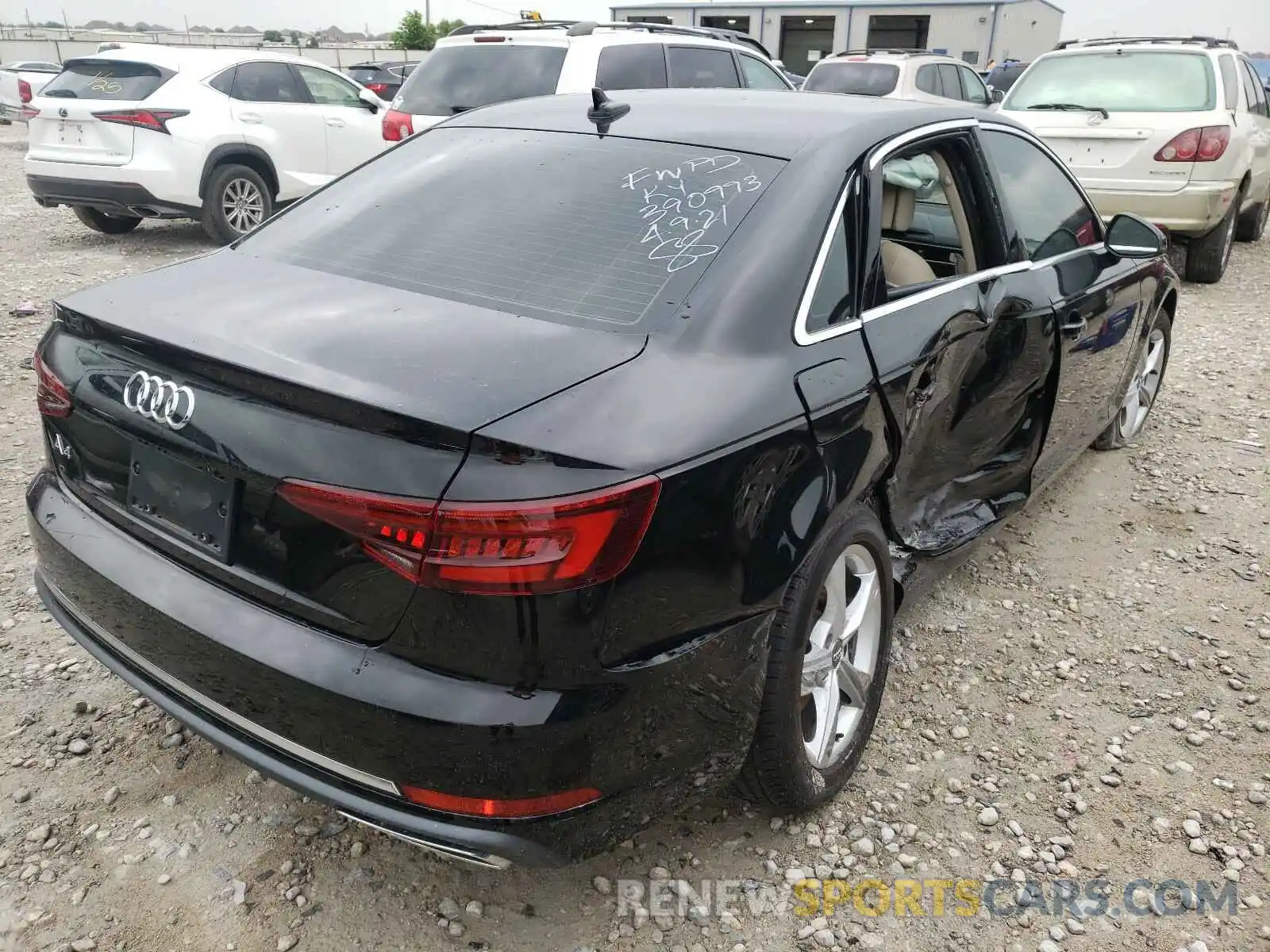 4 Фотография поврежденного автомобиля WAUGMAF42KN011796 AUDI A4 2019