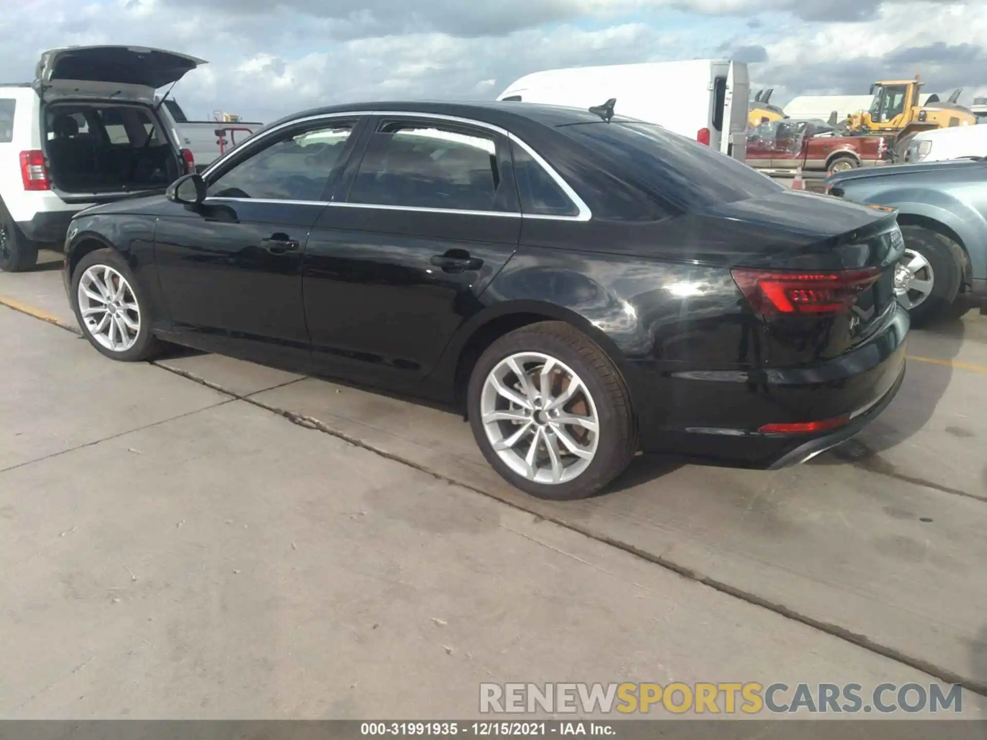 3 Фотография поврежденного автомобиля WAUGMAF44KN010780 AUDI A4 2019