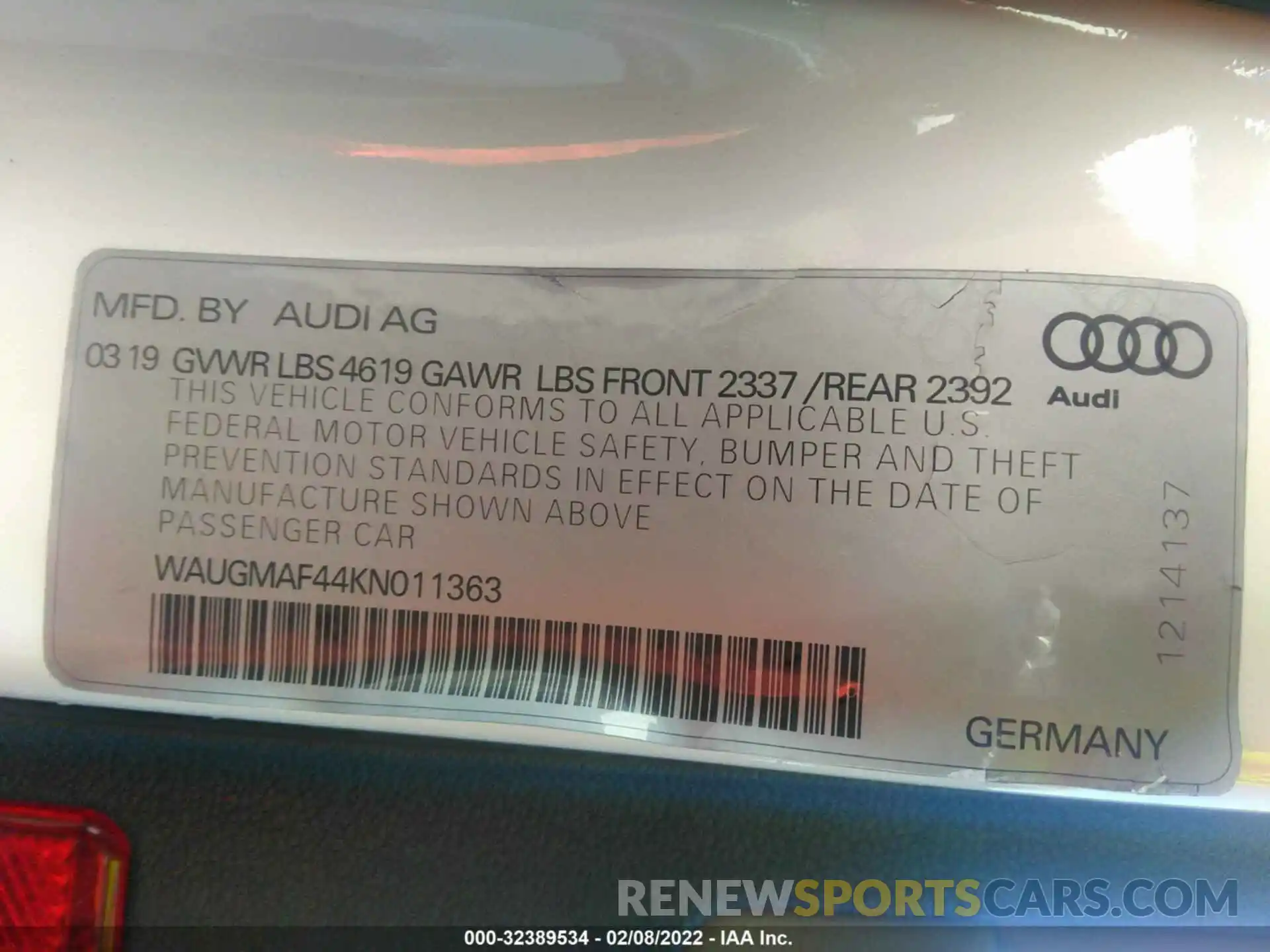 9 Photograph of a damaged car WAUGMAF44KN011363 AUDI A4 2019