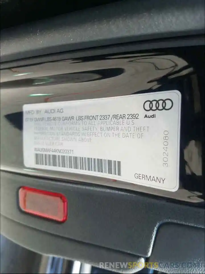 10 Photograph of a damaged car WAUGMAF44KN020371 AUDI A4 2019