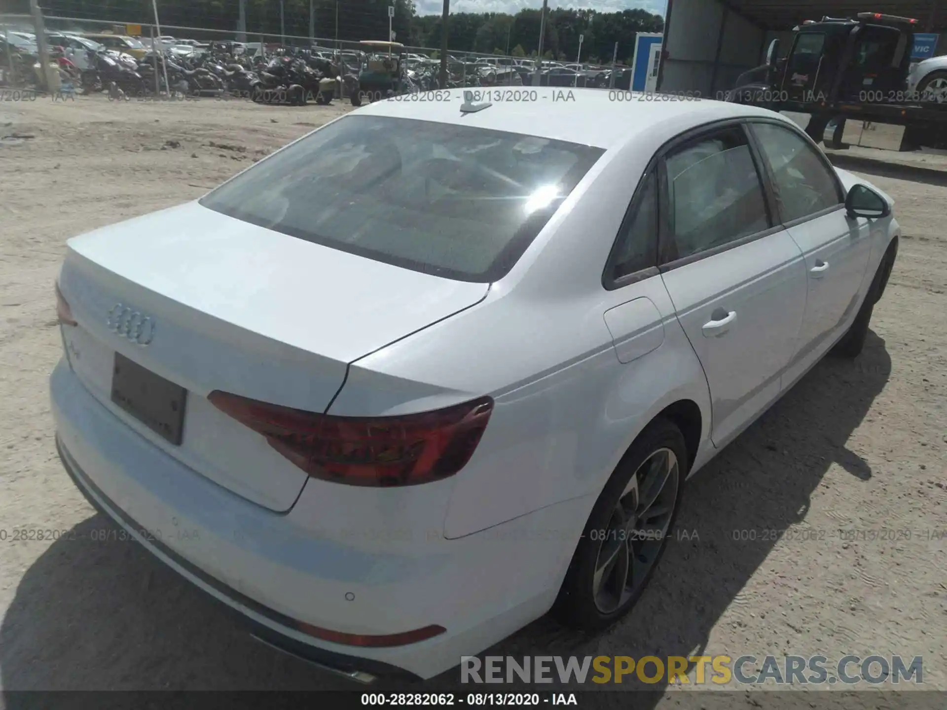 4 Фотография поврежденного автомобиля WAUGMAF44KN020452 AUDI A4 2019