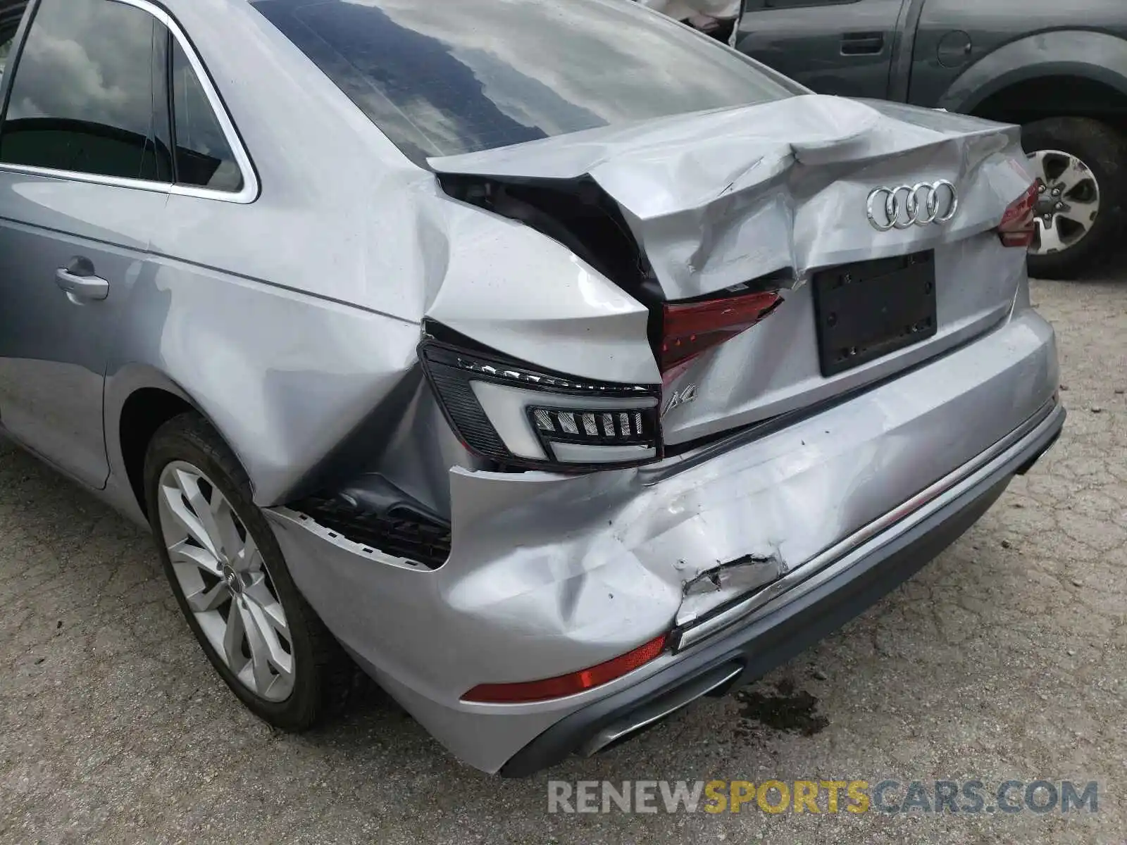 9 Photograph of a damaged car WAUGMAF45KN010142 AUDI A4 2019