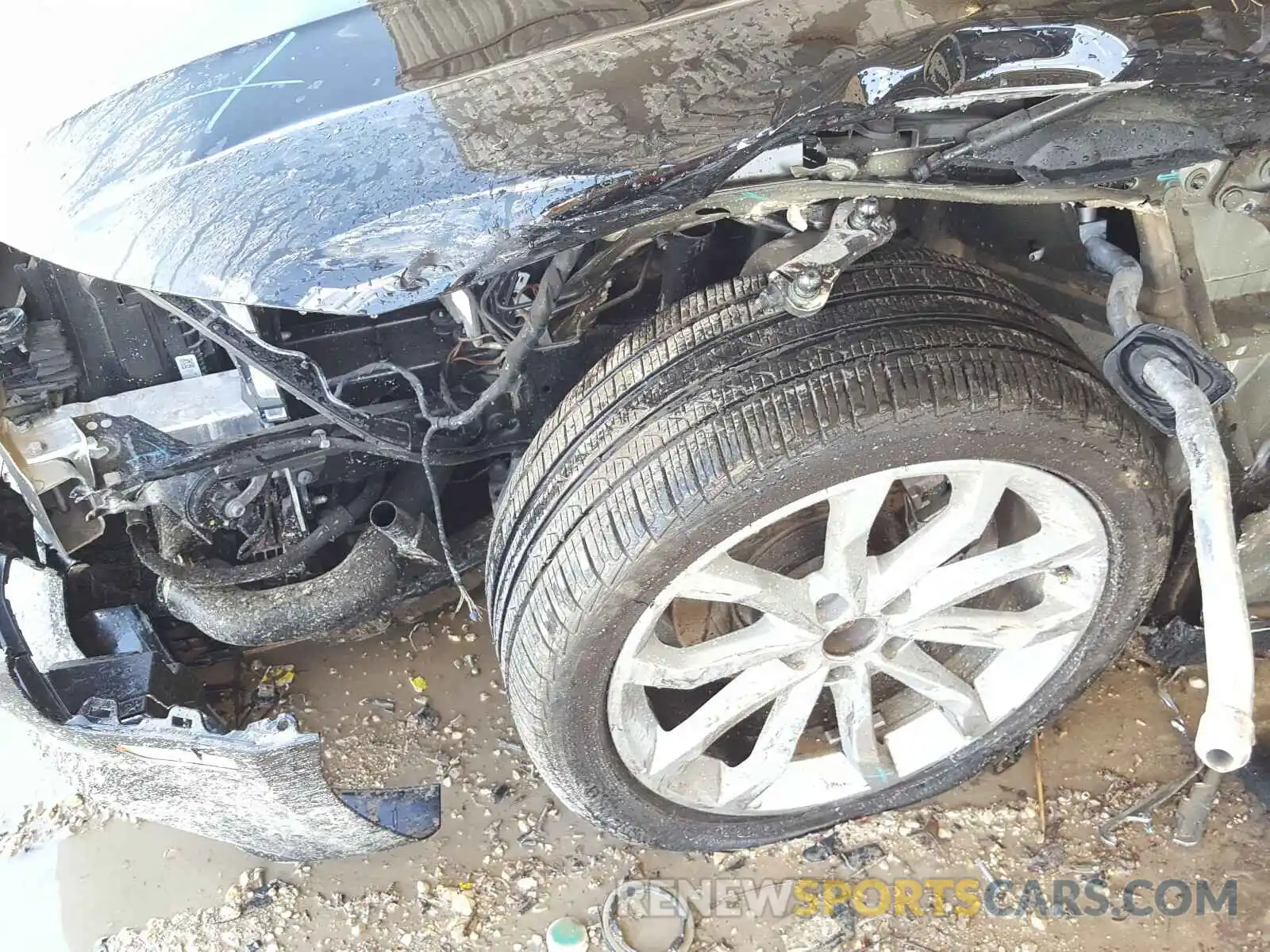 9 Photograph of a damaged car WAUGMAF47KN011289 AUDI A4 2019