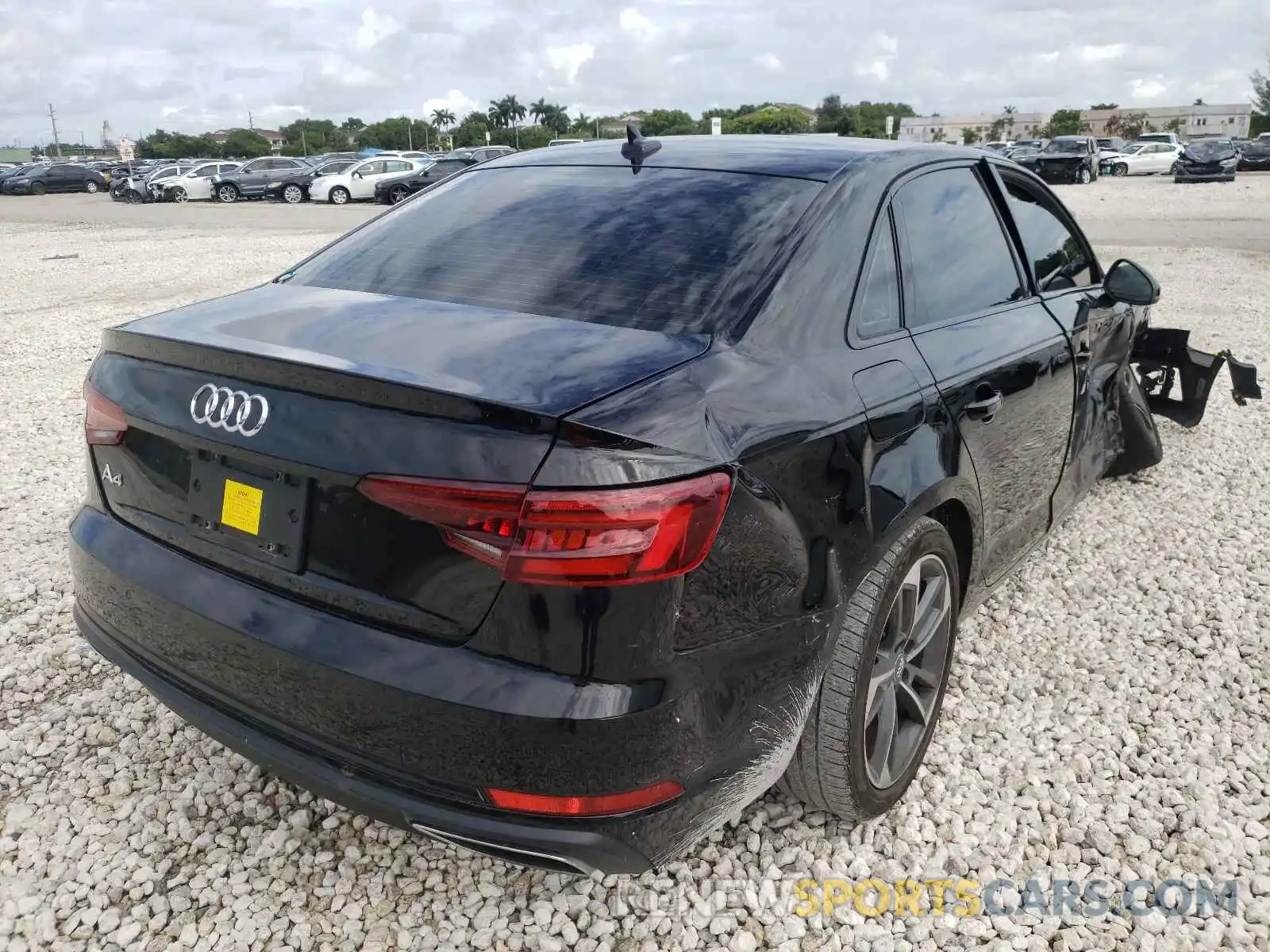 4 Фотография поврежденного автомобиля WAUGMAF48KN021040 AUDI A4 2019