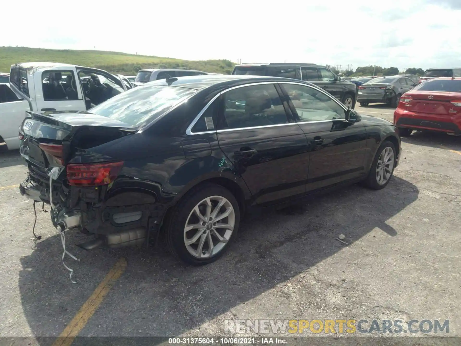 4 Фотография поврежденного автомобиля WAUGMAF4XKN007981 AUDI A4 2019