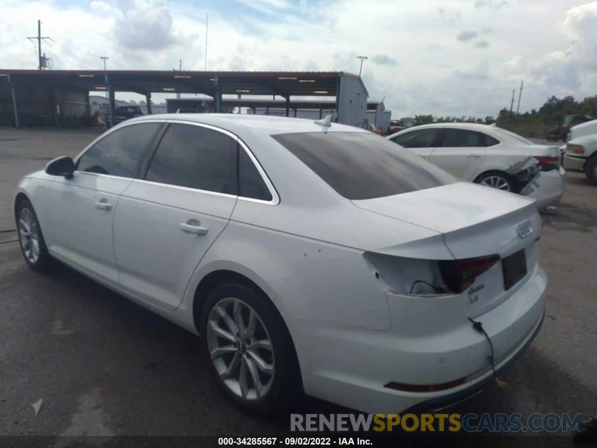 3 Фотография поврежденного автомобиля WAUHMAF41KN006318 AUDI A4 2019