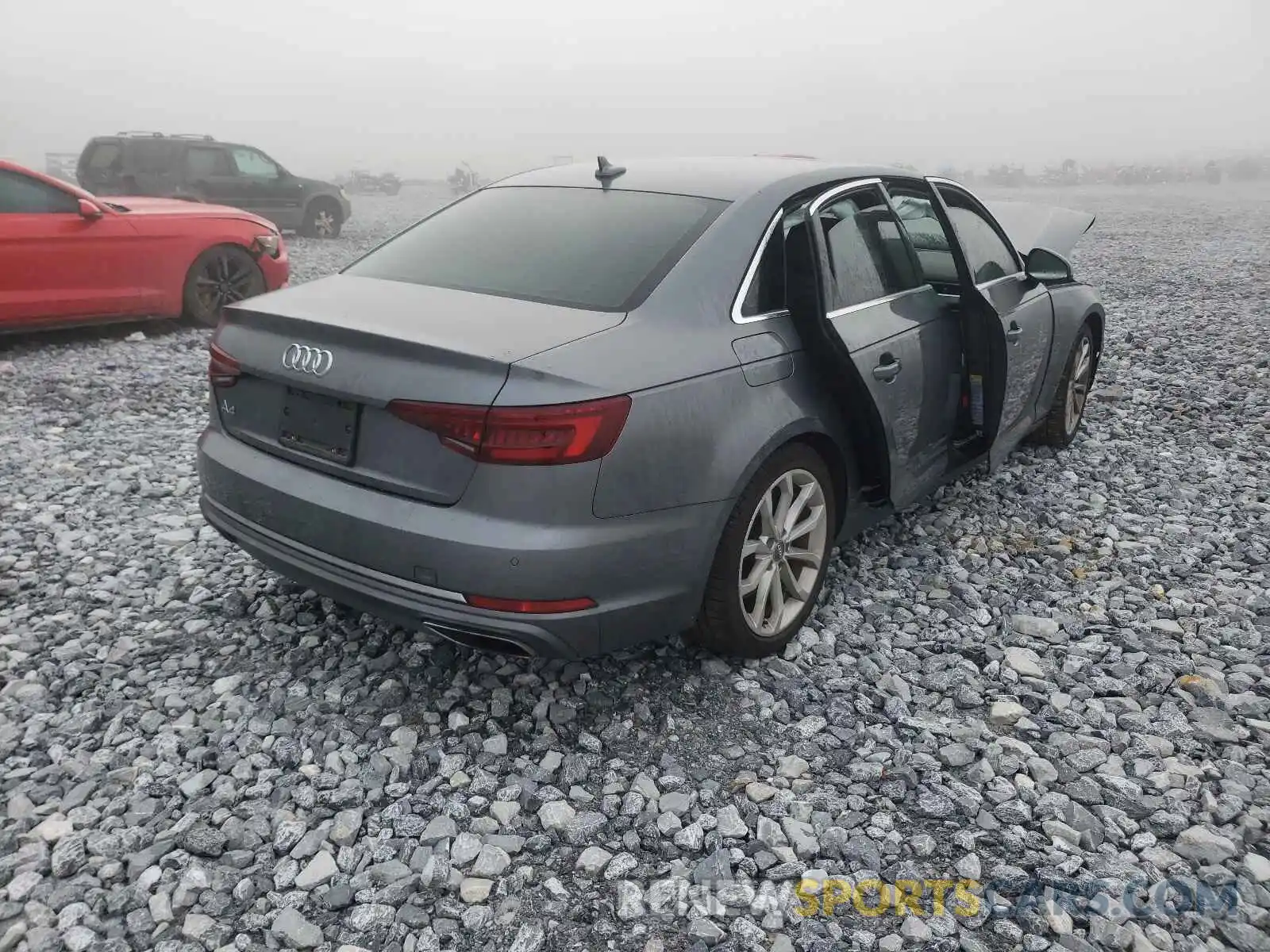 4 Фотография поврежденного автомобиля WAUHMAF47KA014656 AUDI A4 2019