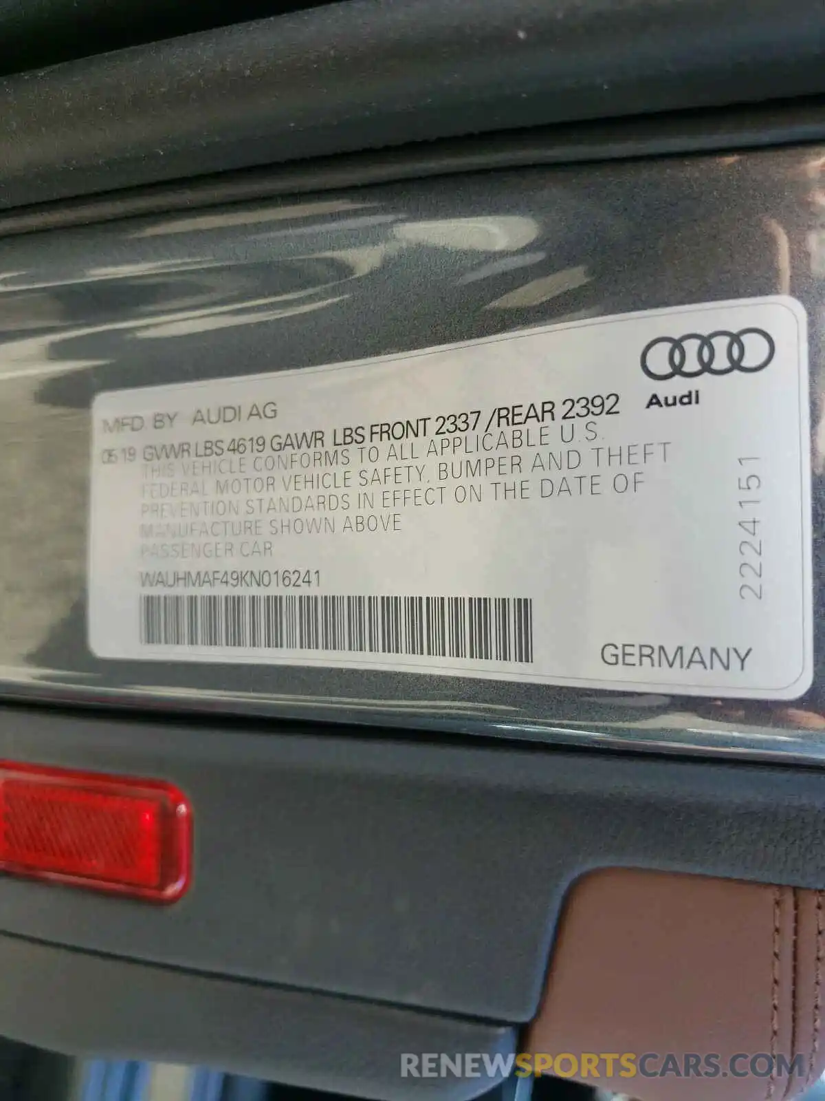 10 Photograph of a damaged car WAUHMAF49KN016241 AUDI A4 2019