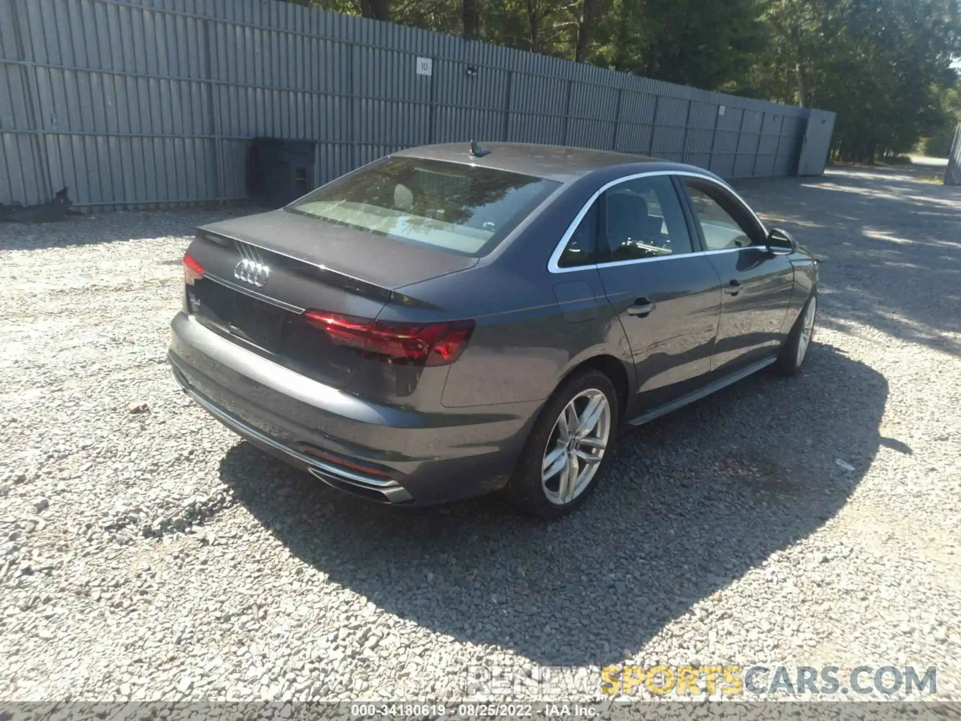 4 Фотография поврежденного автомобиля WAUDNAF40LN008400 AUDI A4 2020