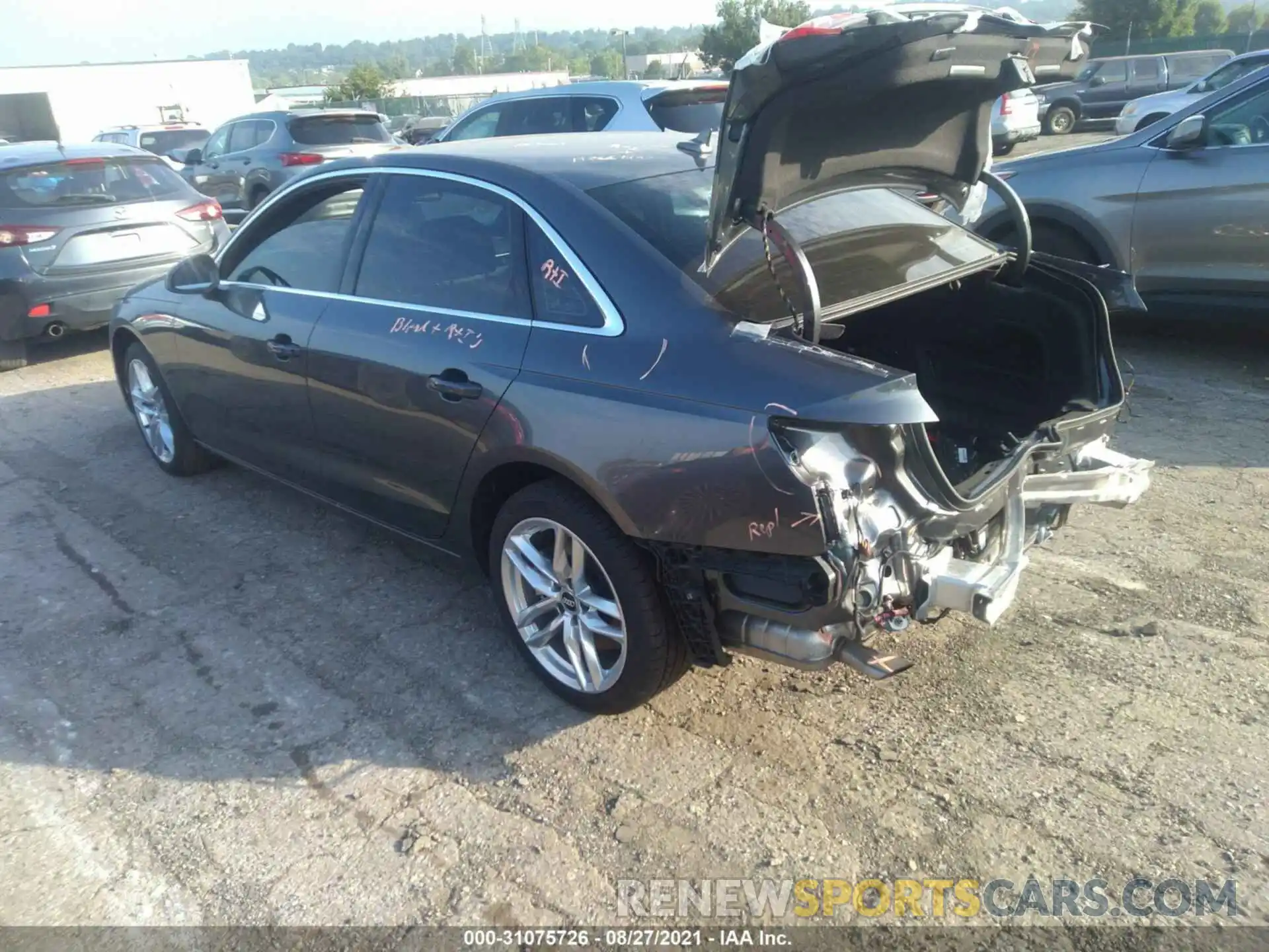 3 Фотография поврежденного автомобиля WAUDNAF40LN010695 AUDI A4 2020