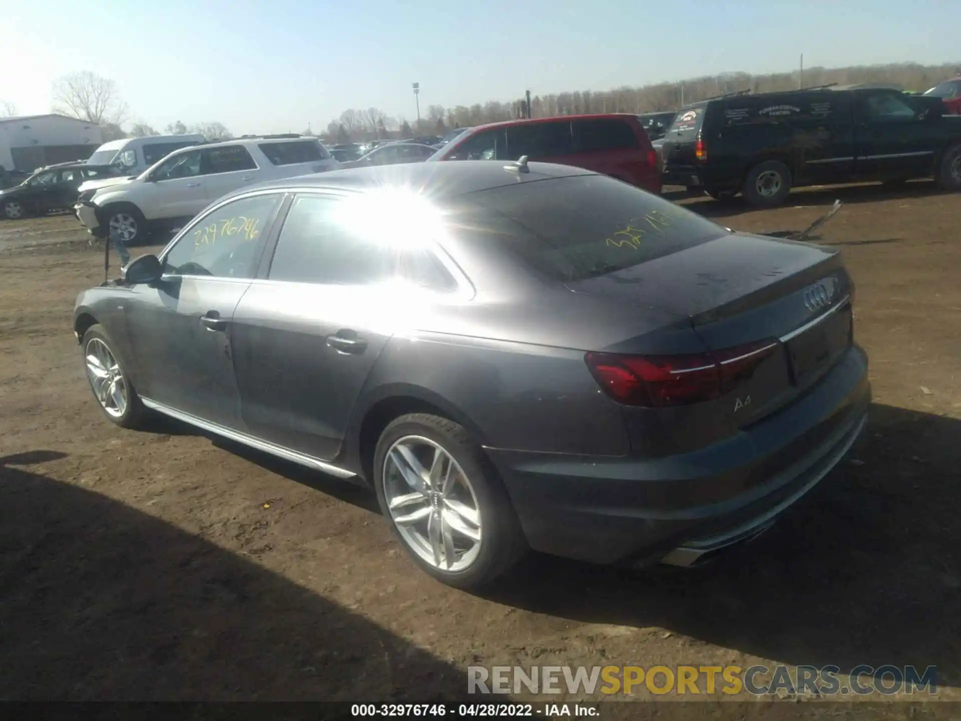 3 Фотография поврежденного автомобиля WAUDNAF48LA073874 AUDI A4 2020