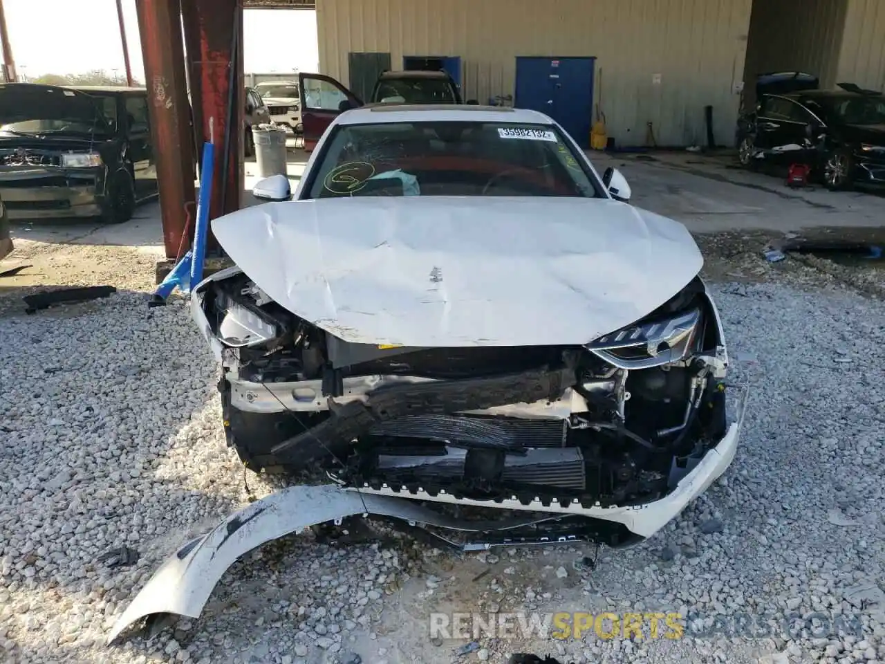 9 Photograph of a damaged car WAUHMAF4XLA072116 AUDI A4 2020