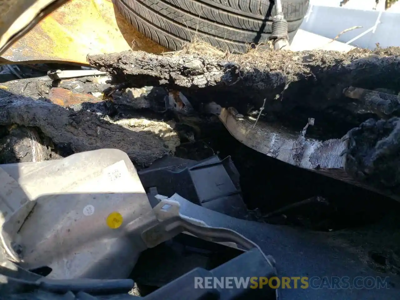 8 Photograph of a damaged car WA17AAF47MA003242 AUDI A4 2021