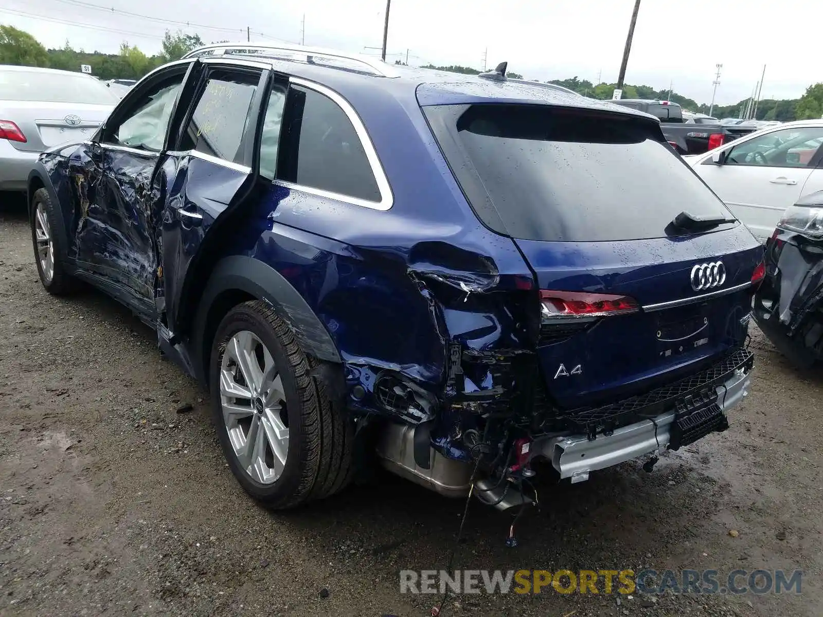 3 Photograph of a damaged car WA18ABF43MA044395 AUDI A4 2021