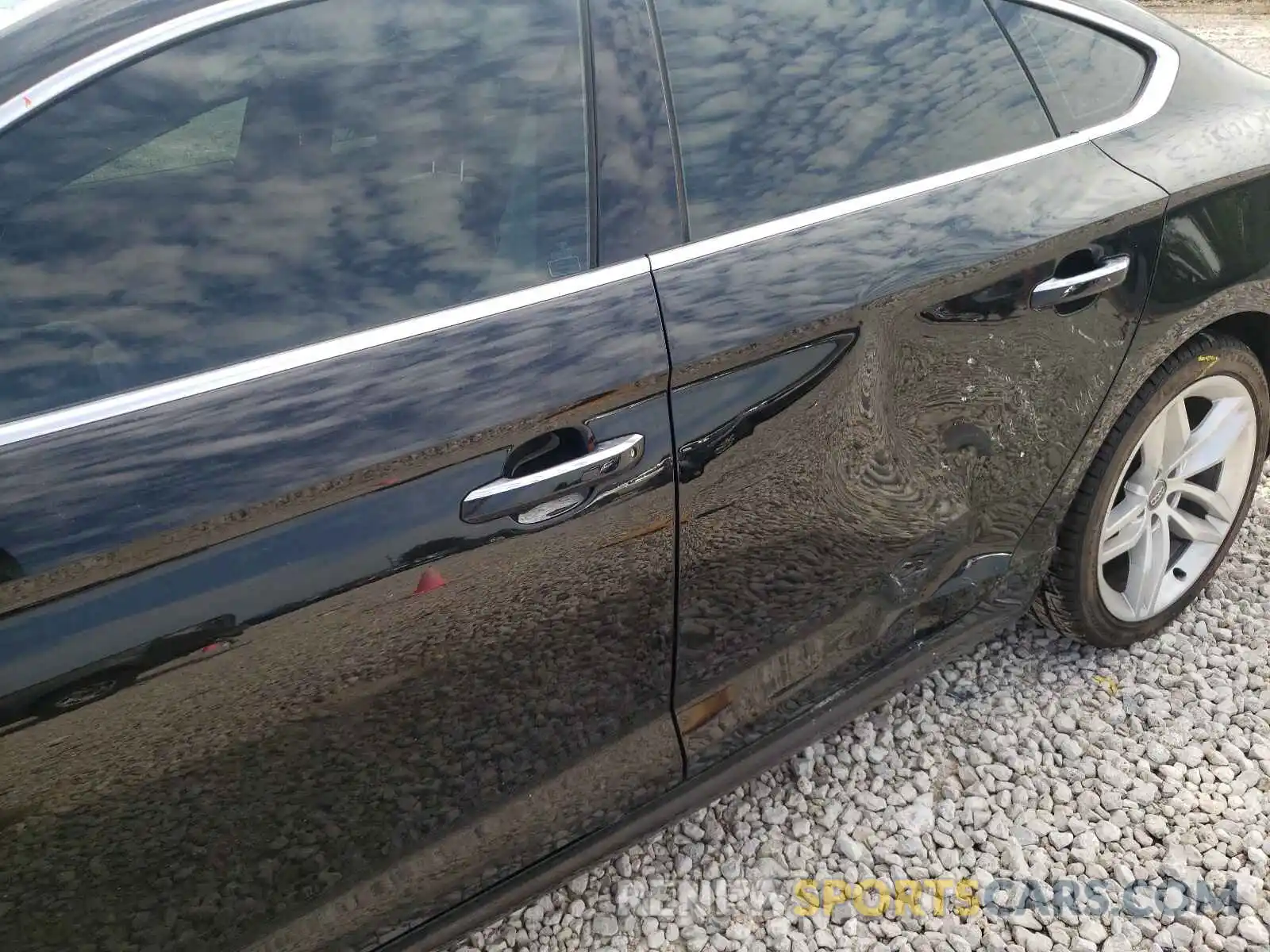 9 Photograph of a damaged car WAUANCF53KA053277 AUDI A5 2019