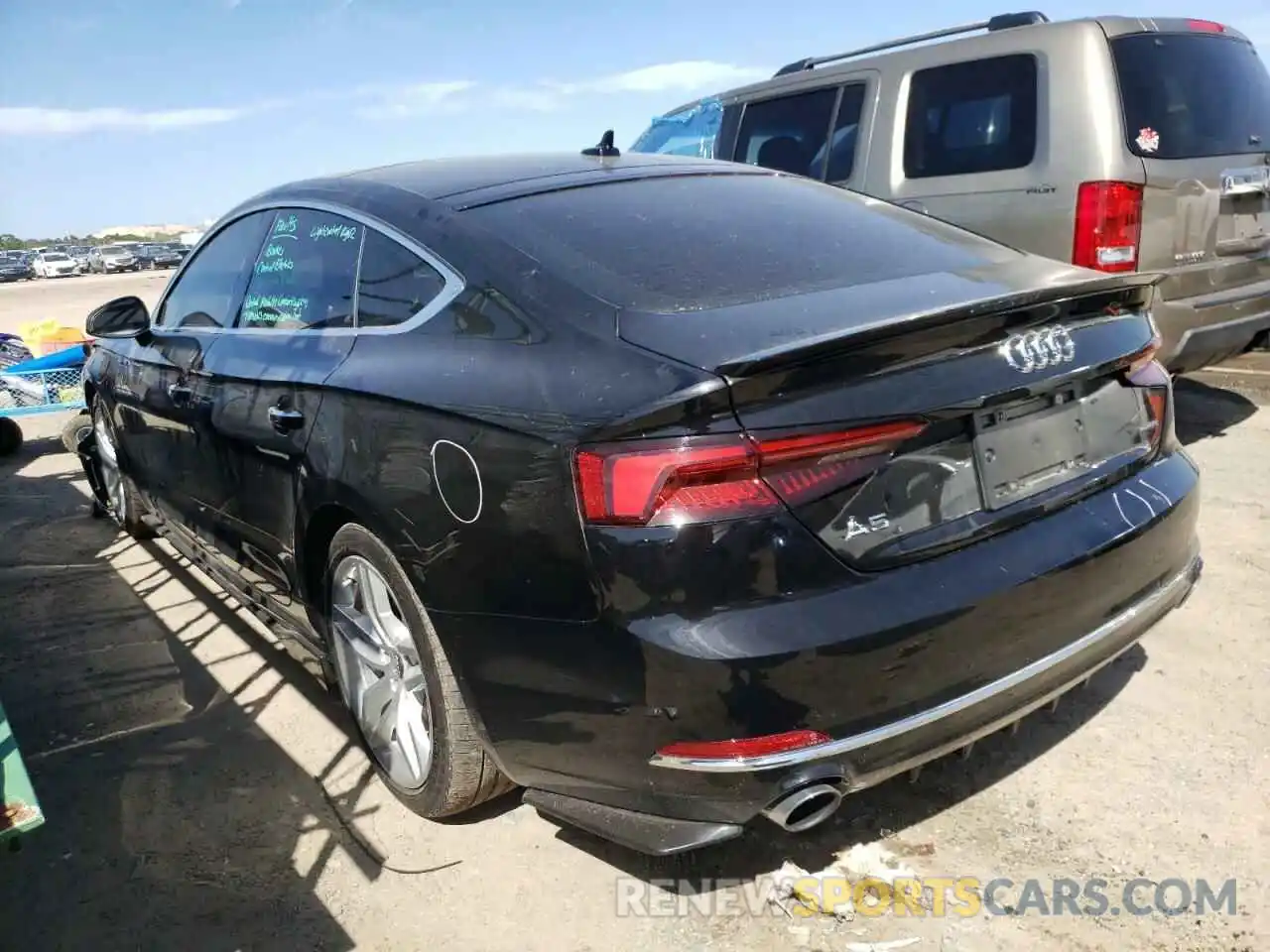 3 Фотография поврежденного автомобиля WAUANCF57KA058661 AUDI A5 2019