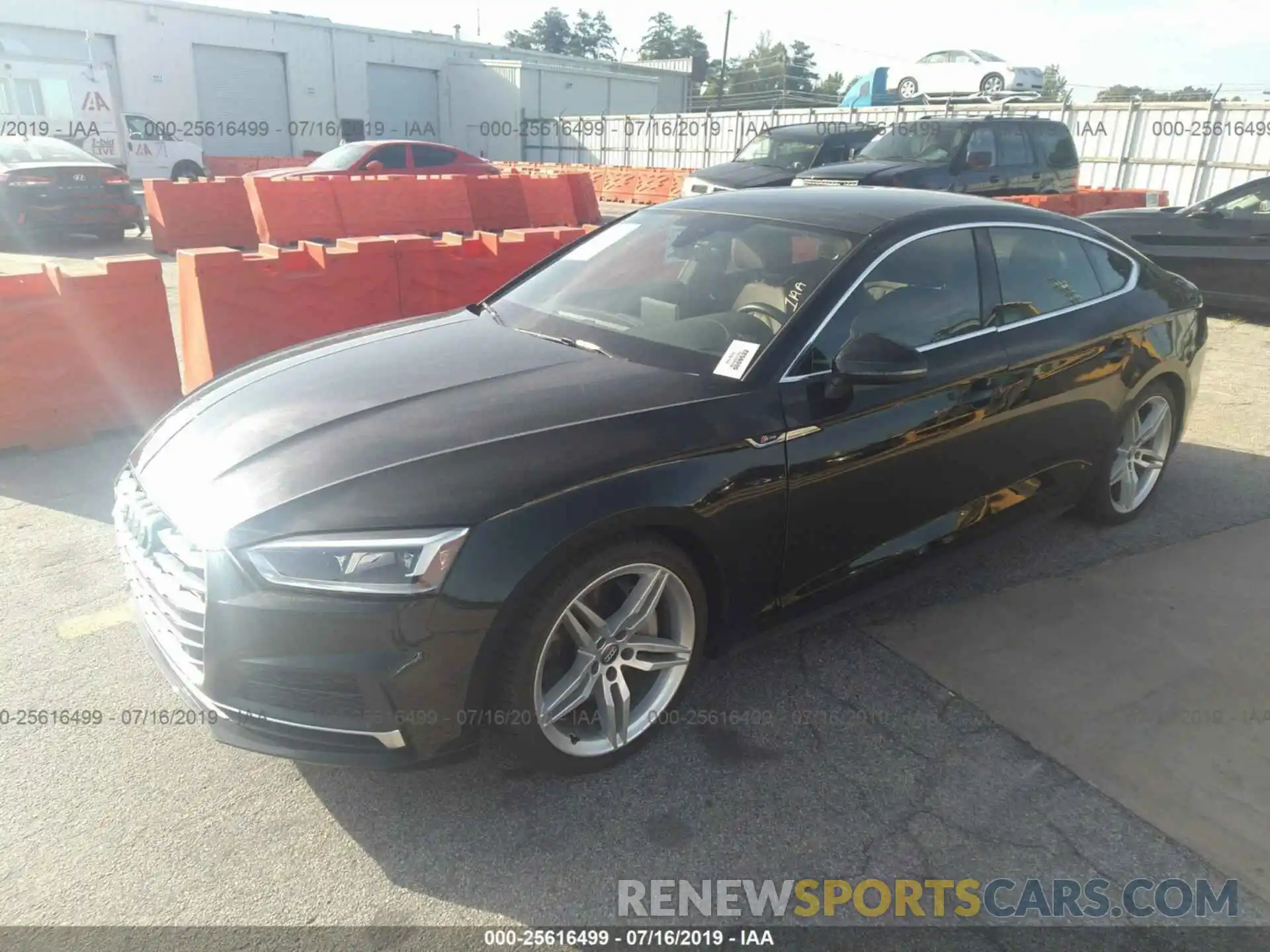 2 Фотография поврежденного автомобиля WAUENCF50KA017435 AUDI A5 2019