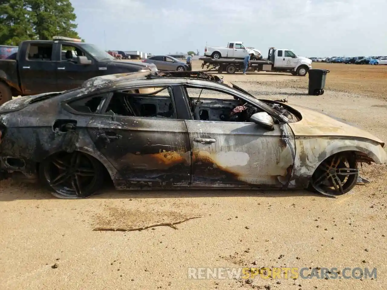 9 Photograph of a damaged car WAUENCF52KA069374 AUDI A5 2019