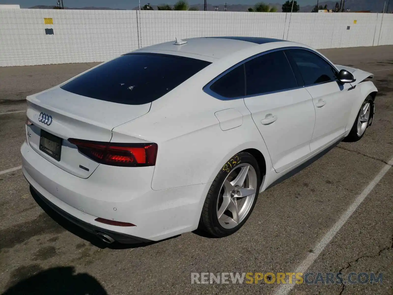 4 Фотография поврежденного автомобиля WAUENCF55KA021660 AUDI A5 2019