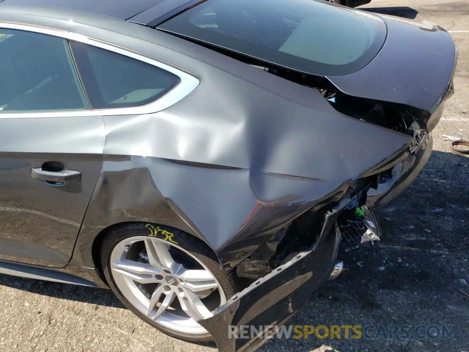 9 Photograph of a damaged car WAUENCF5XKA086472 AUDI A5 2019