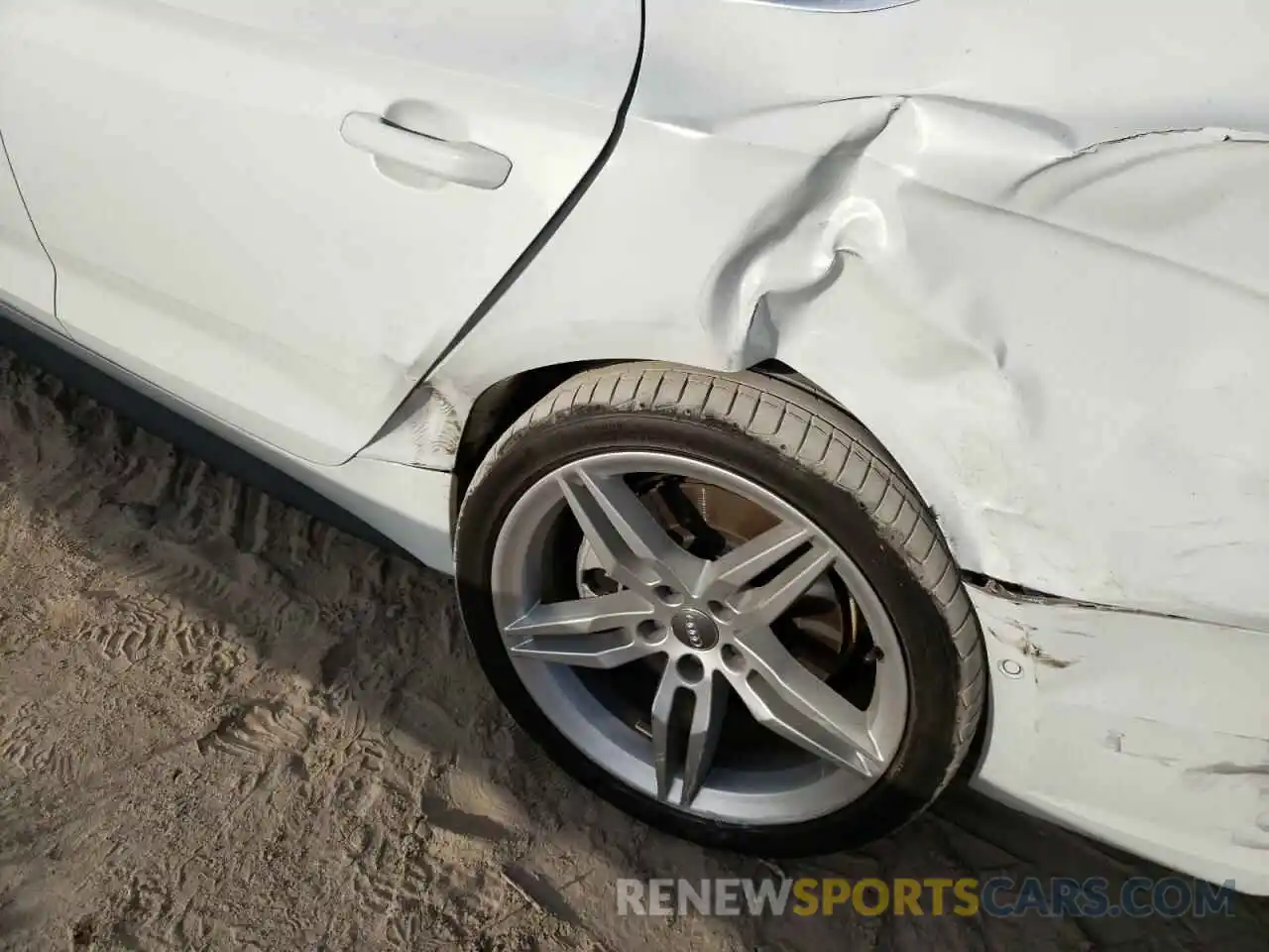 9 Photograph of a damaged car WAUFNCF54KA014493 AUDI A5 2019