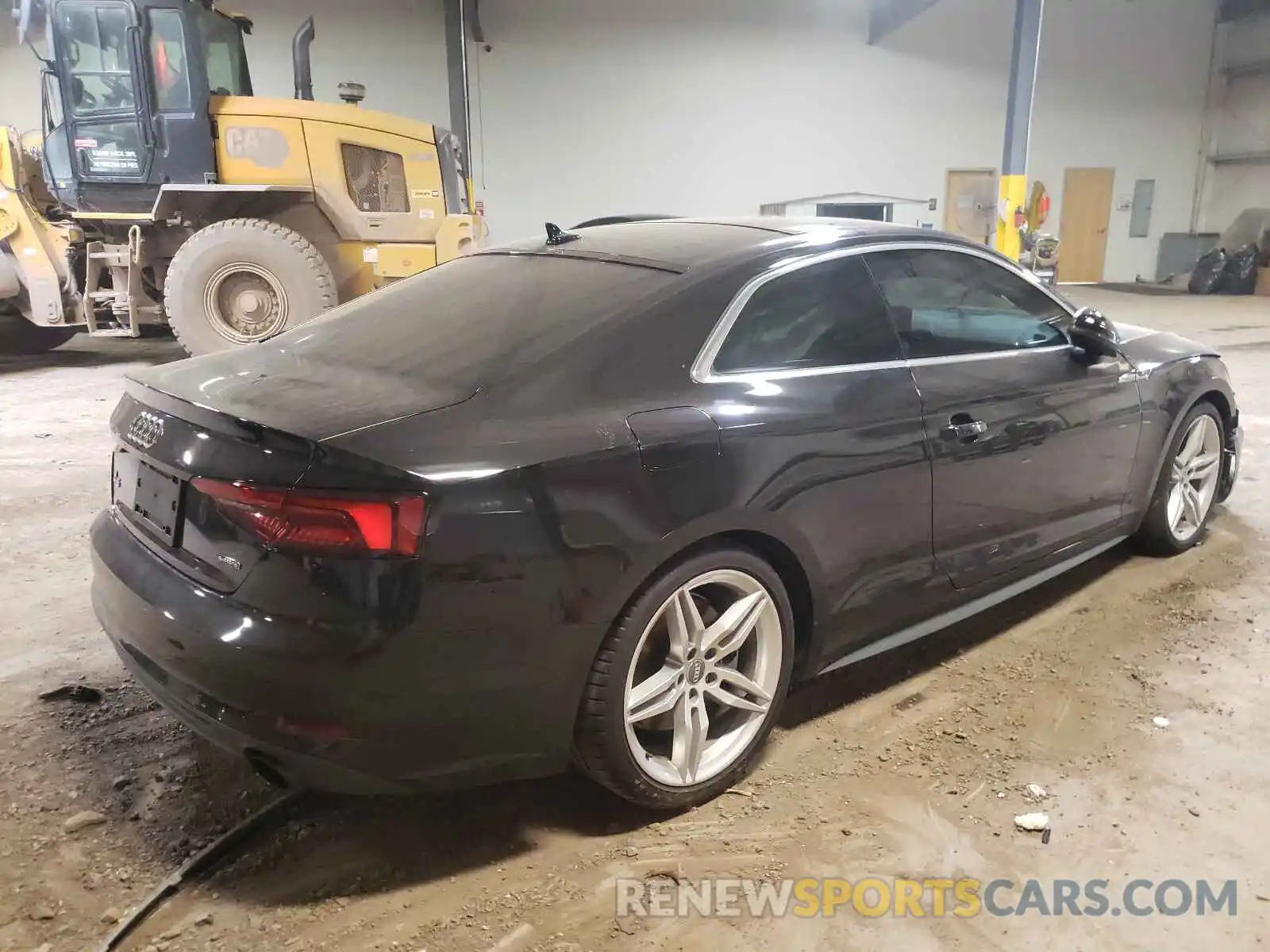 4 Фотография поврежденного автомобиля WAUSNAF55KA053886 AUDI A5 2019