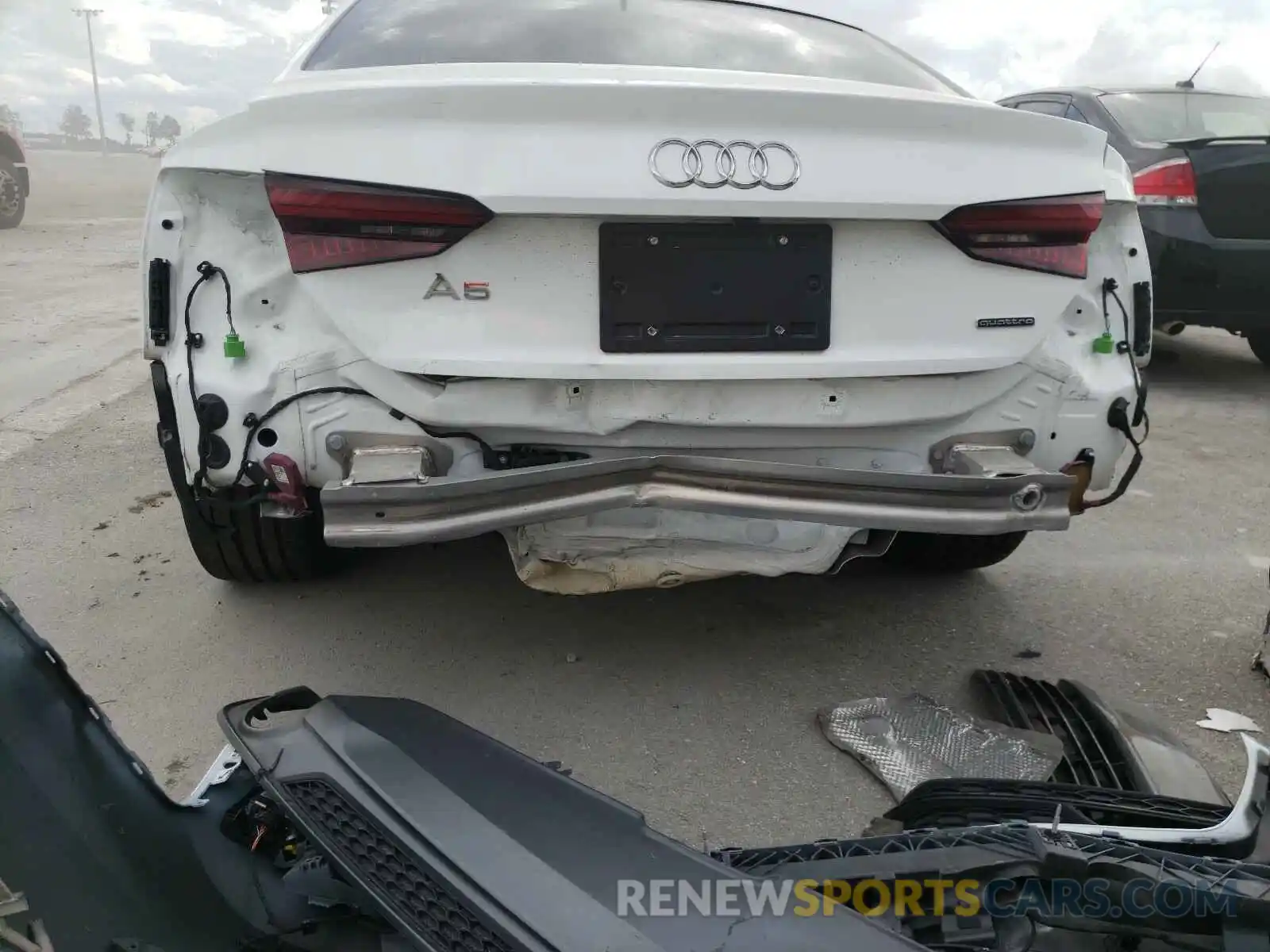 9 Фотография поврежденного автомобиля WAUTNAF56KA015572 AUDI A5 2019