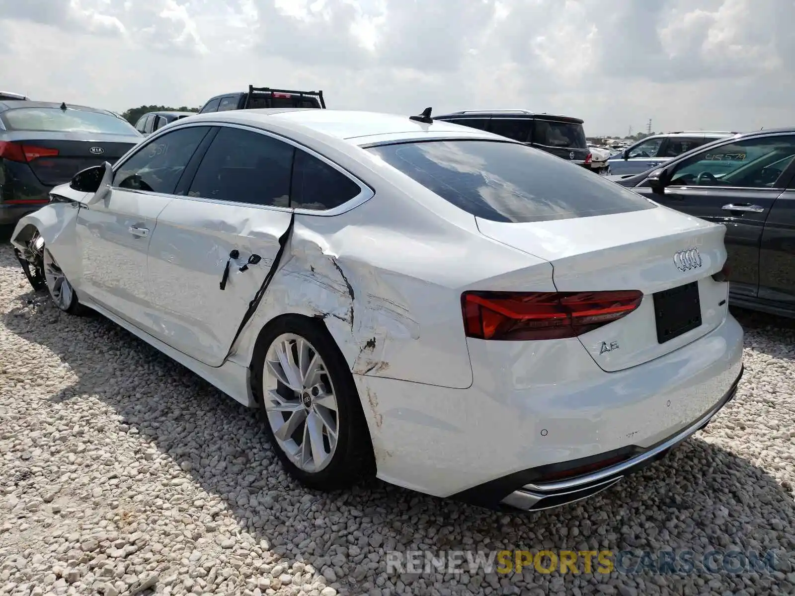 3 Фотография поврежденного автомобиля WAUABCF59MA037144 AUDI A5 2021