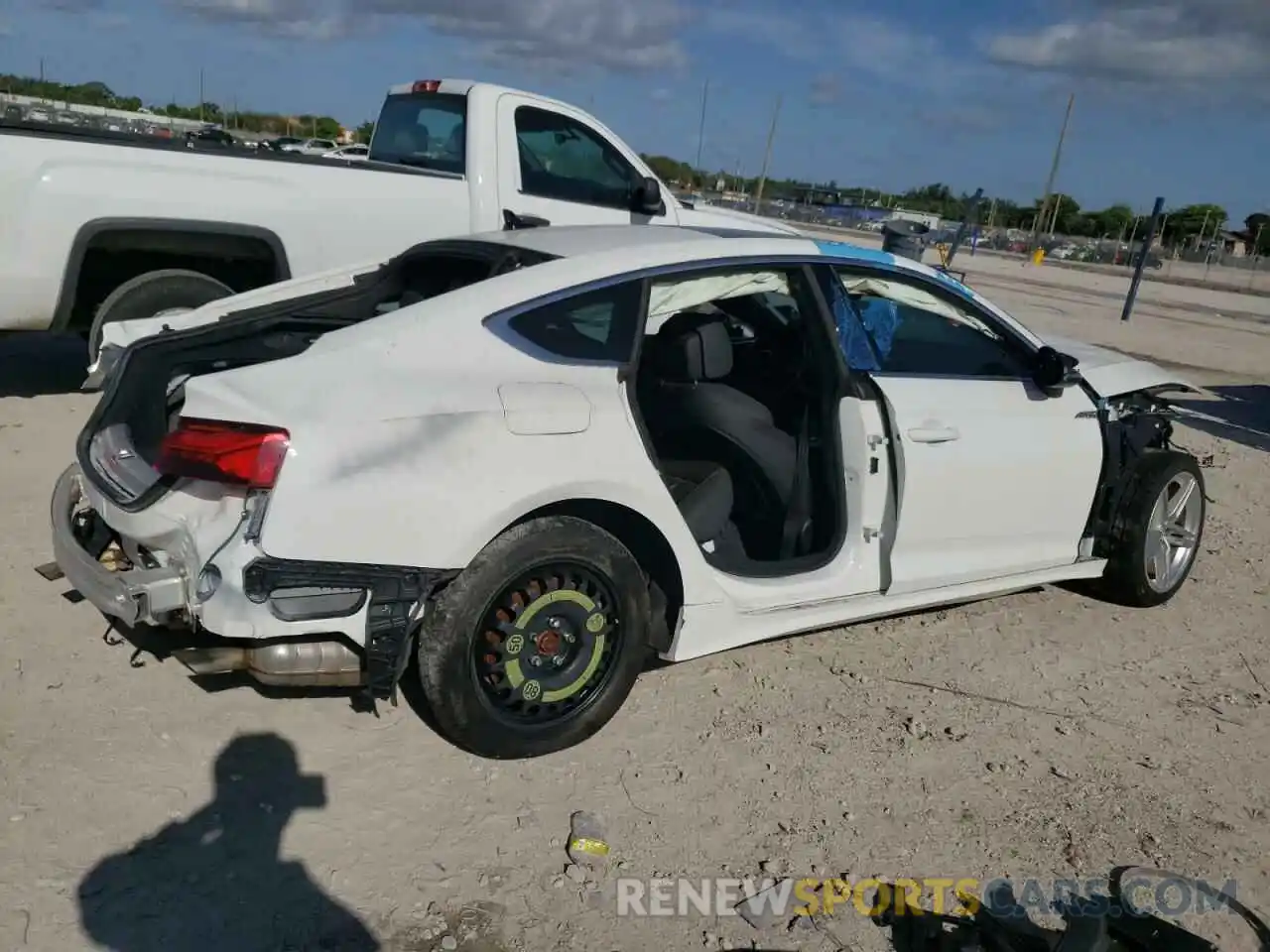 3 Photograph of a damaged car WAUDACF56MA016882 AUDI A5 2021