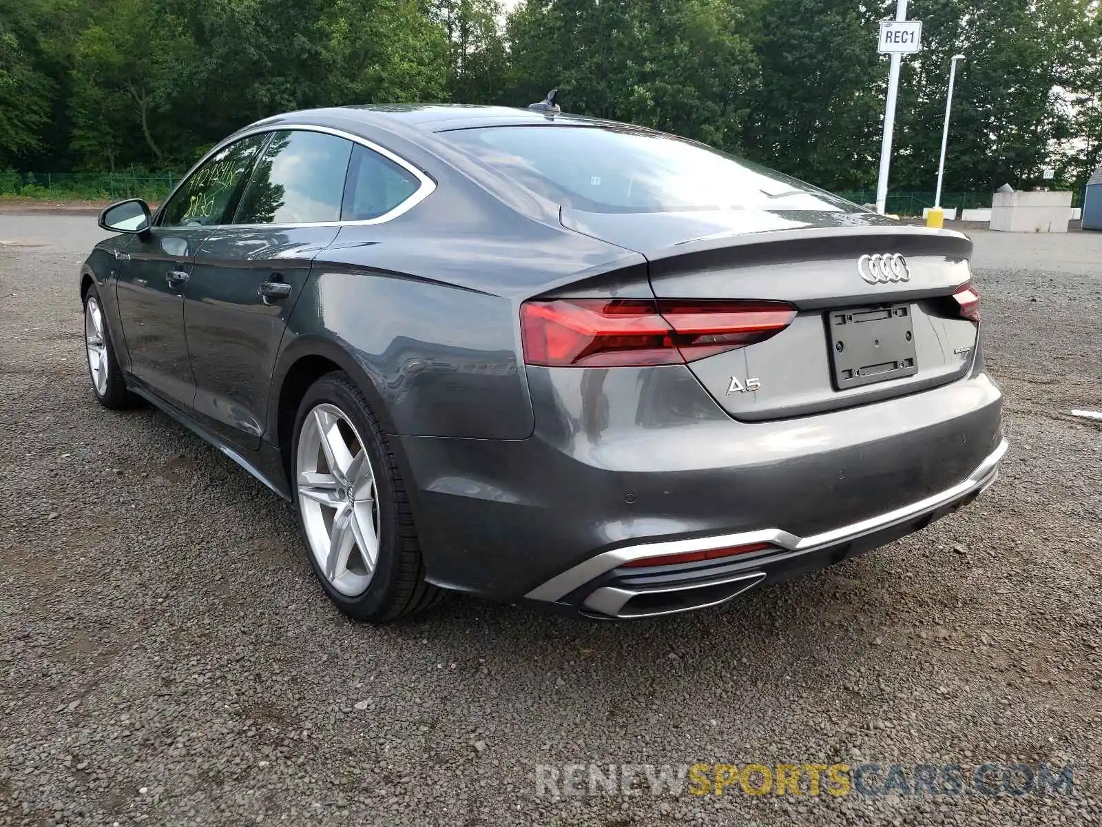 3 Photograph of a damaged car WAUFACF51MA016135 AUDI A5 2021