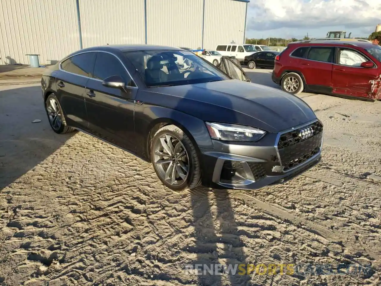 1 Фотография поврежденного автомобиля WAUFACF59MA041249 AUDI A5 2021